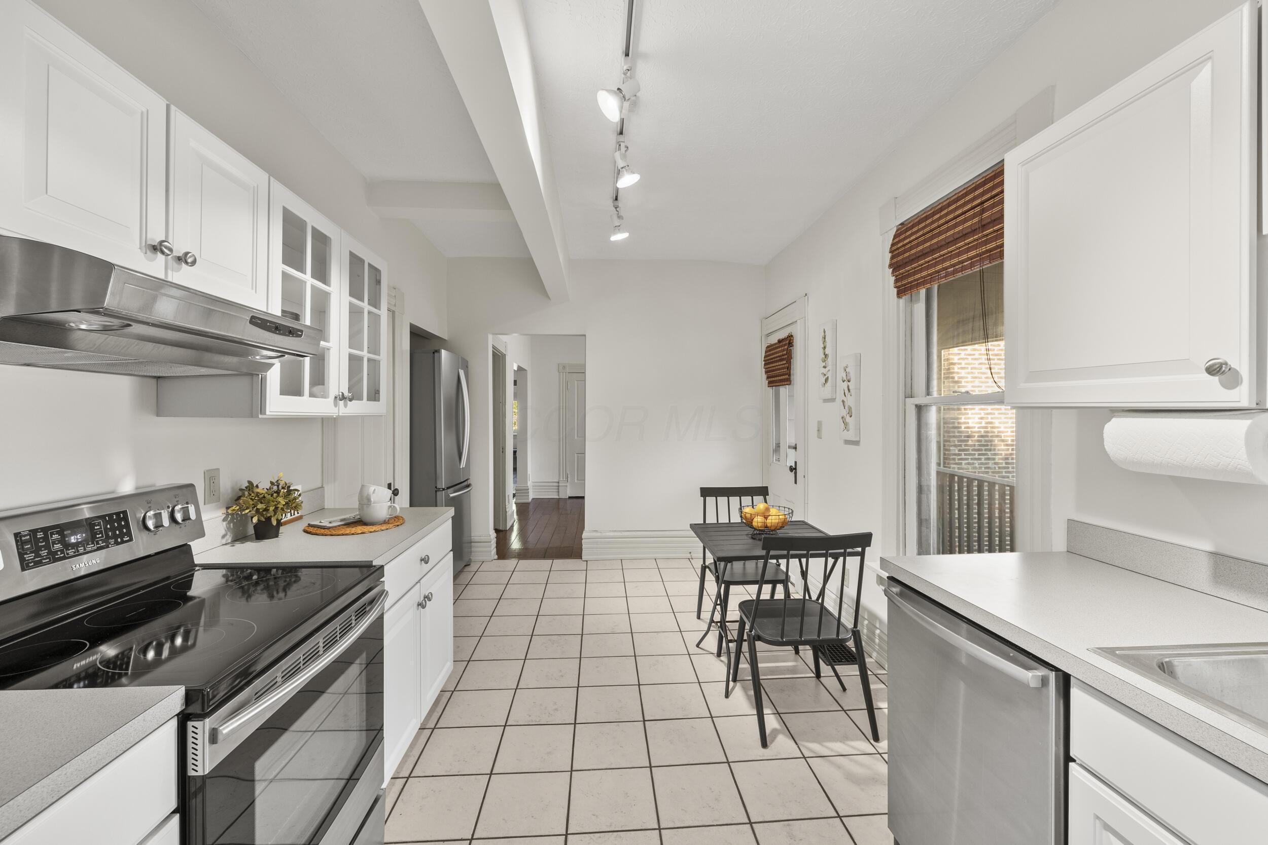 1014 Neil Avenue, B Property Photo 10