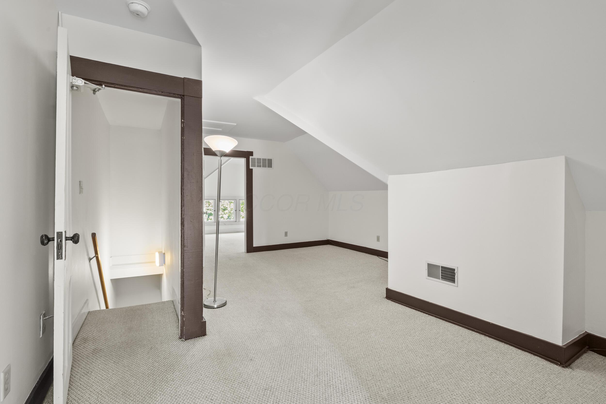 1014 Neil Avenue, B Property Photo 18