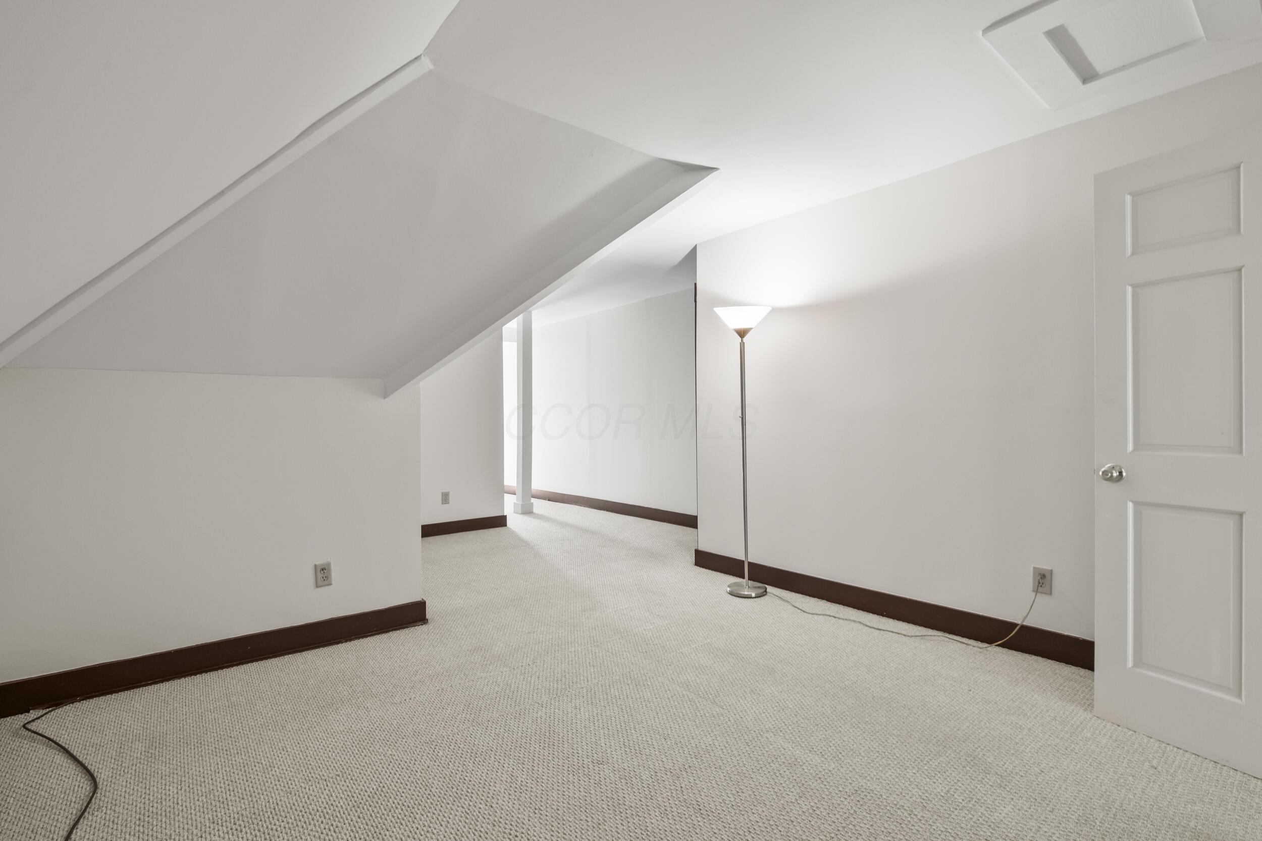 1014 Neil Avenue, B Property Photo 19