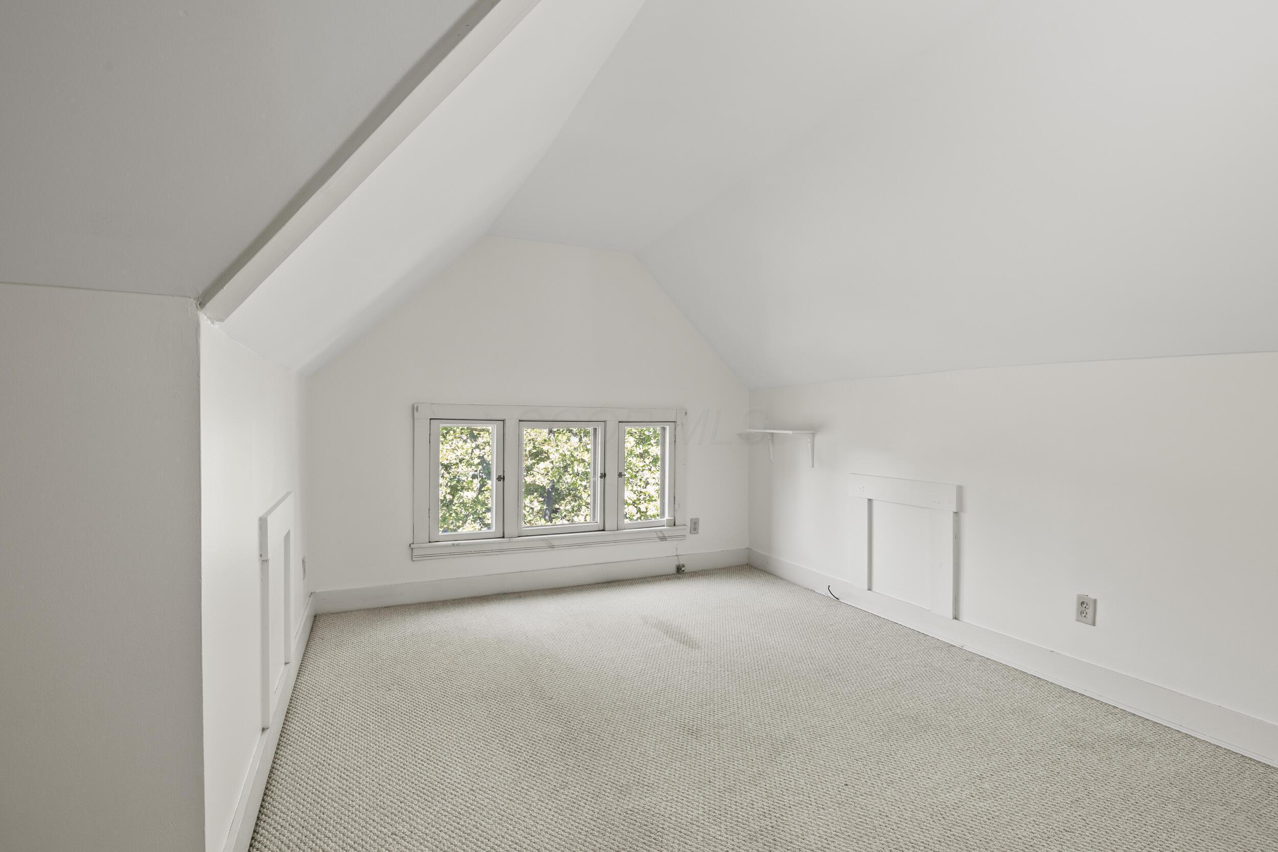 1014 Neil Avenue, B Property Photo 20