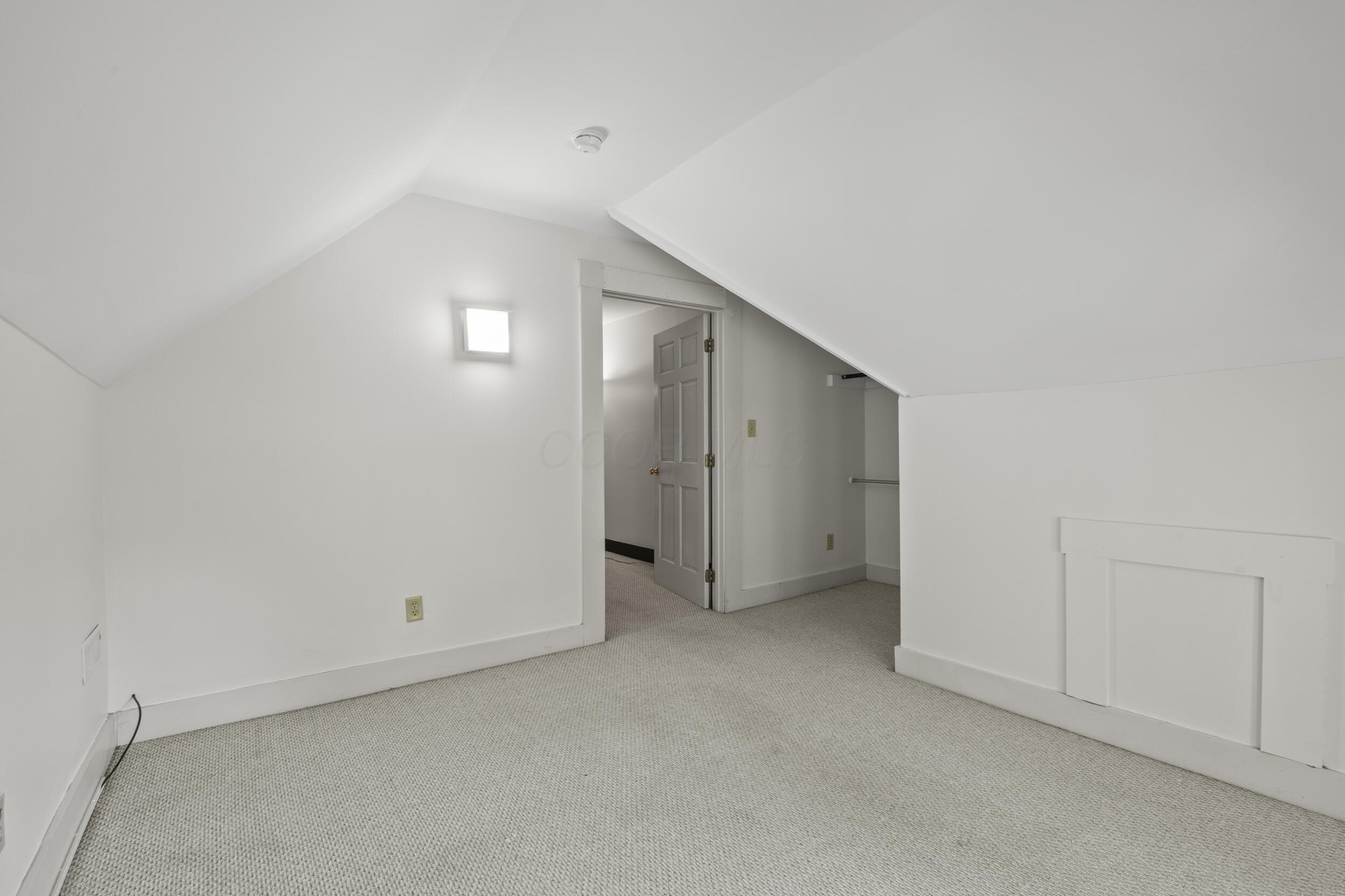 1014 Neil Avenue, B Property Photo 22
