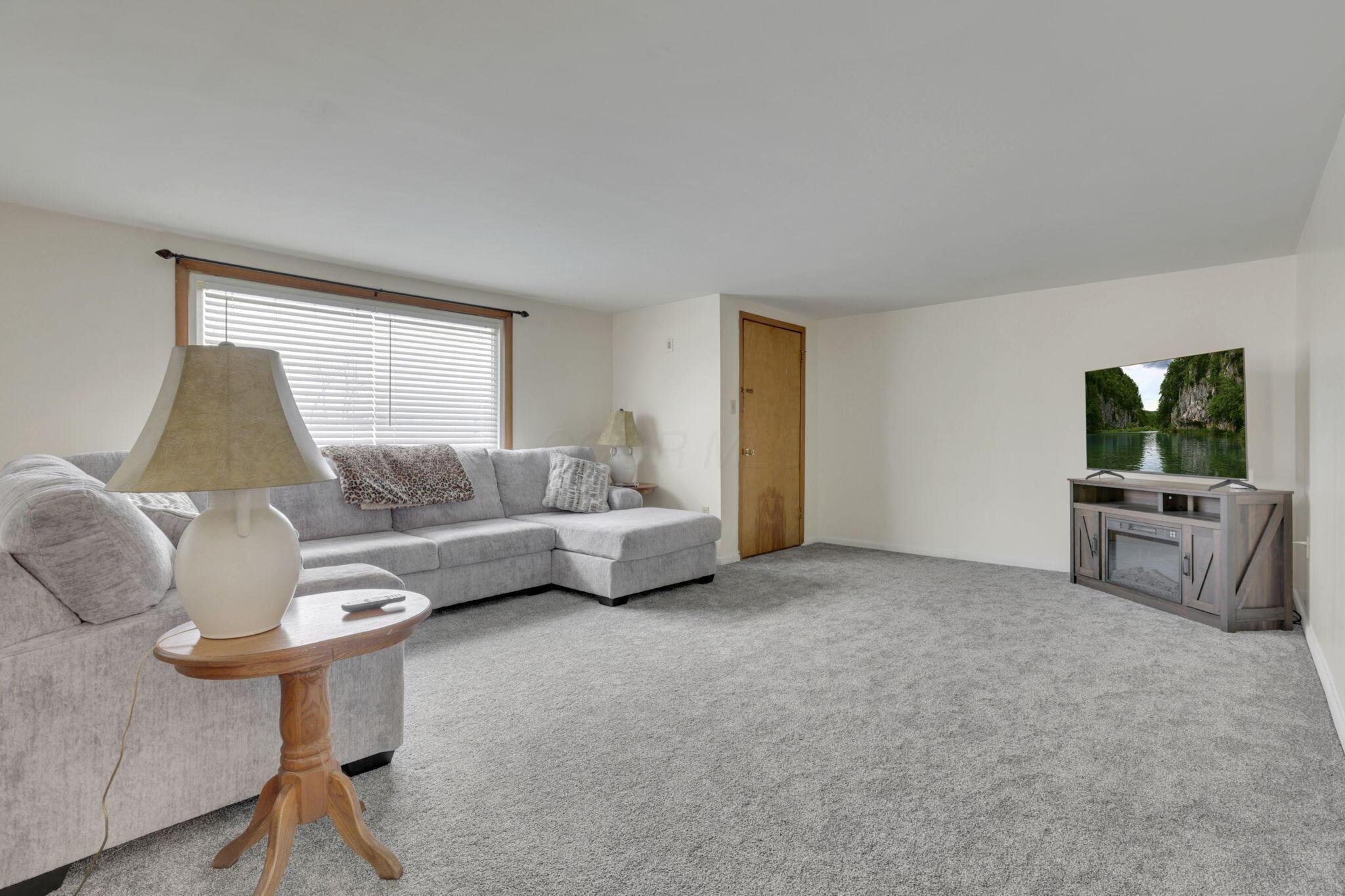 1330 James Circle Property Photo 2