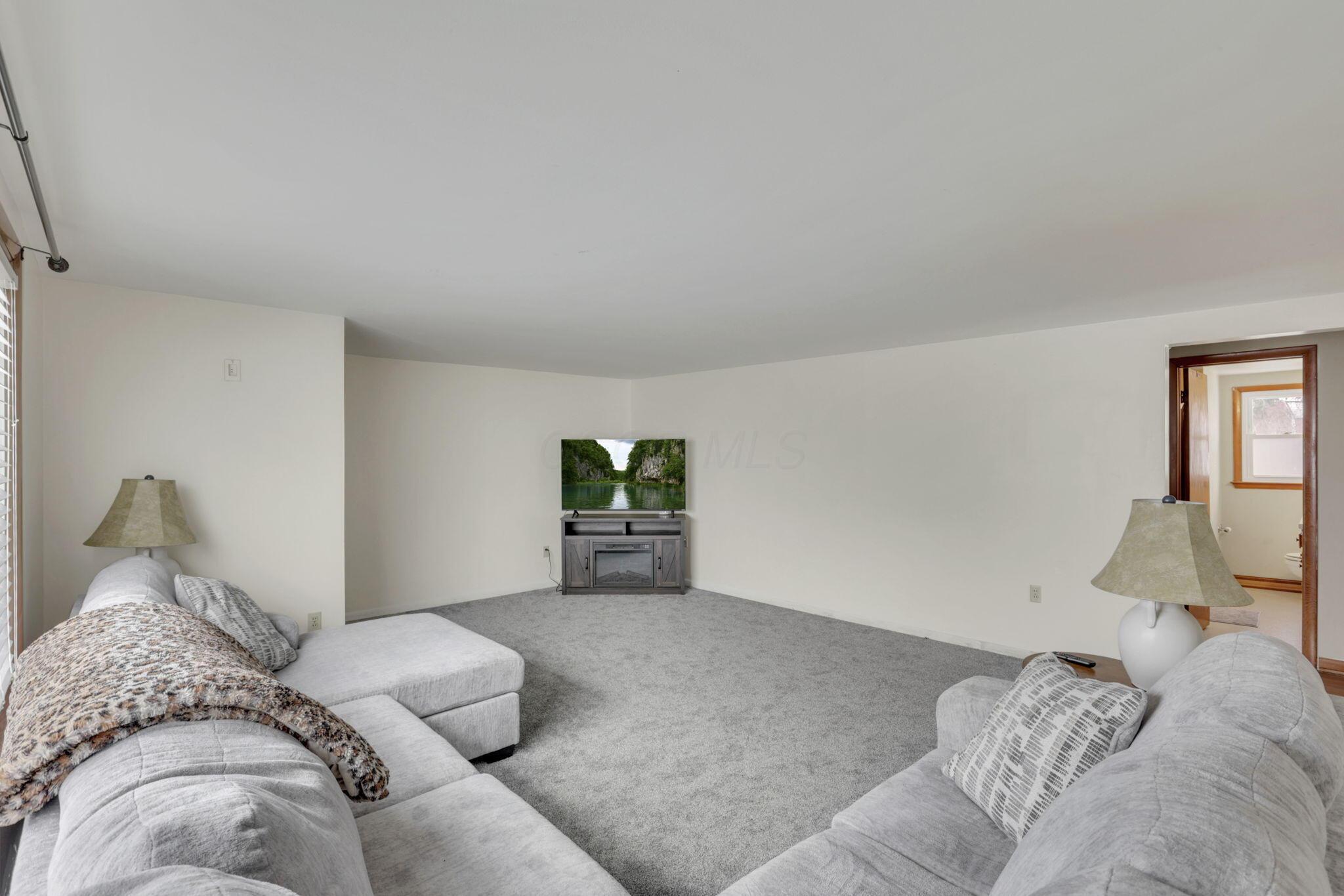 1330 James Circle Property Photo 3