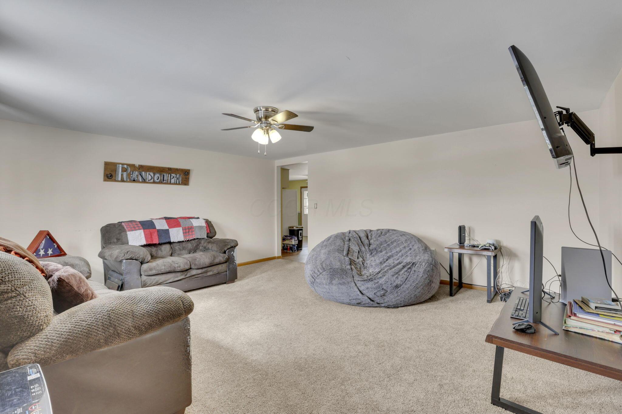 1330 James Circle Property Photo 4