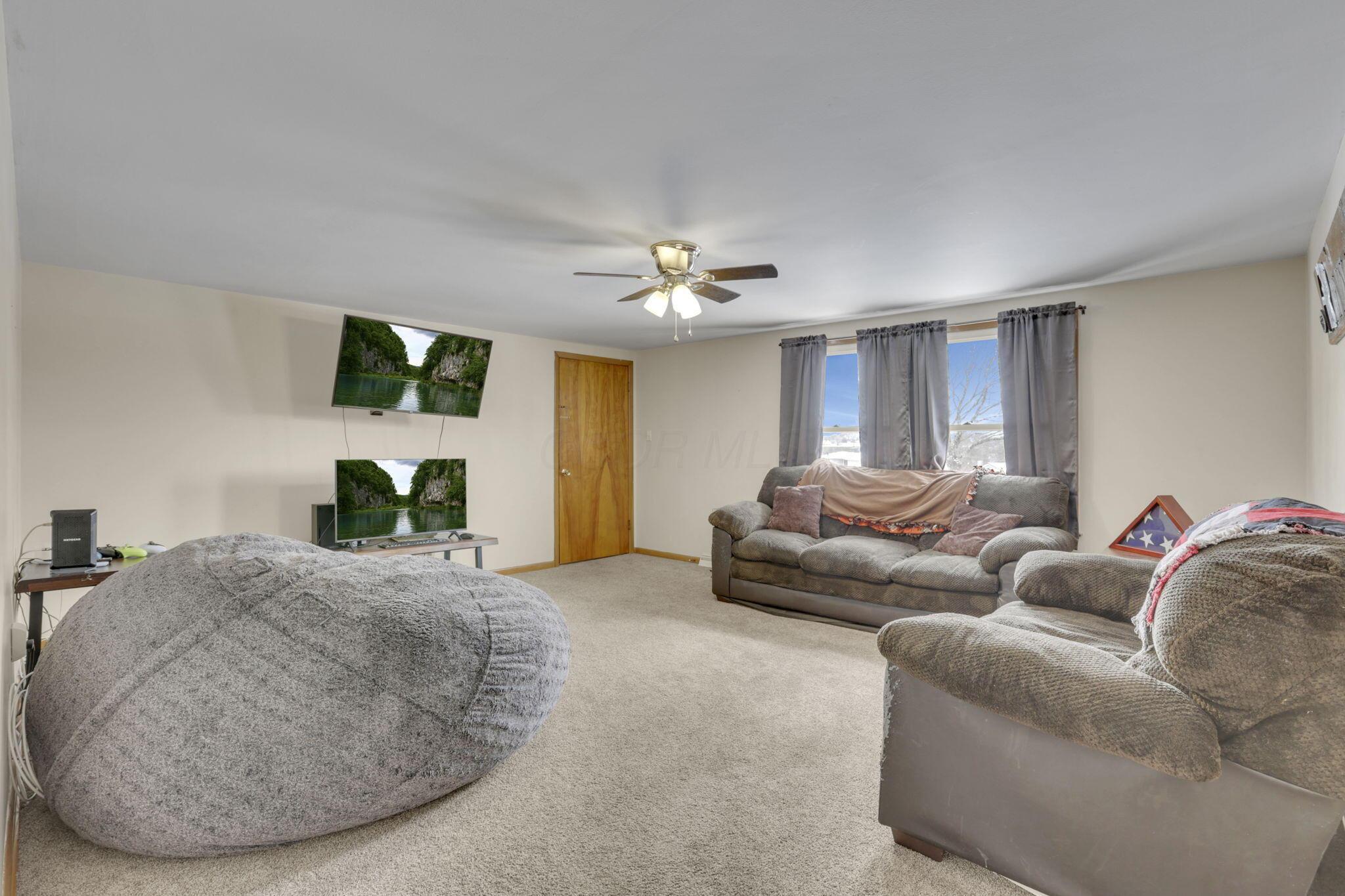 1330 James Circle Property Photo 5