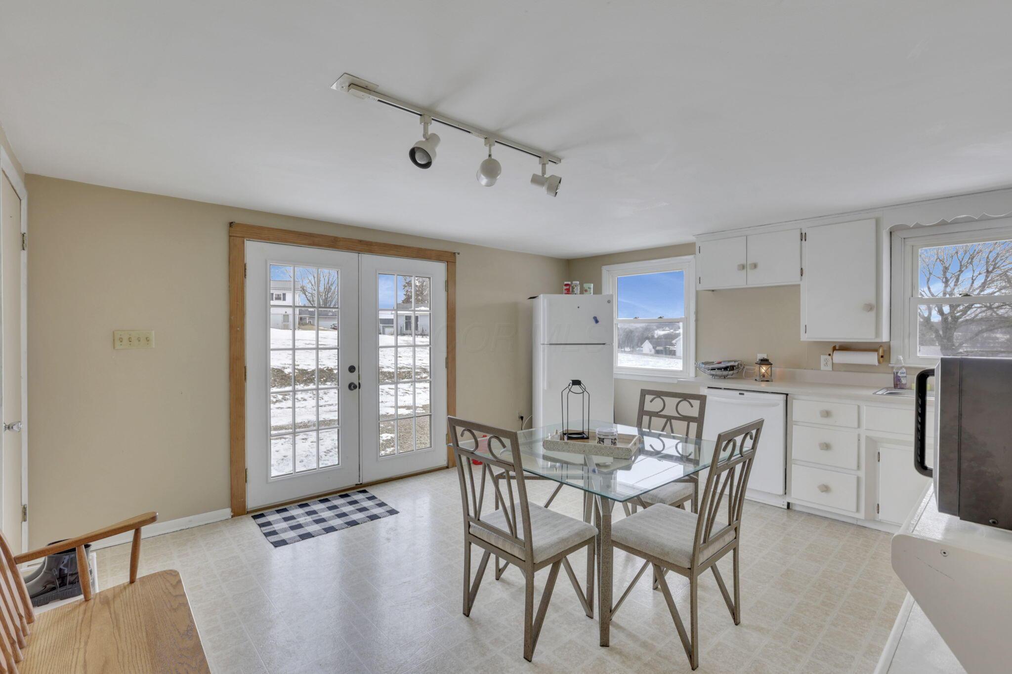 1330 James Circle Property Photo 6