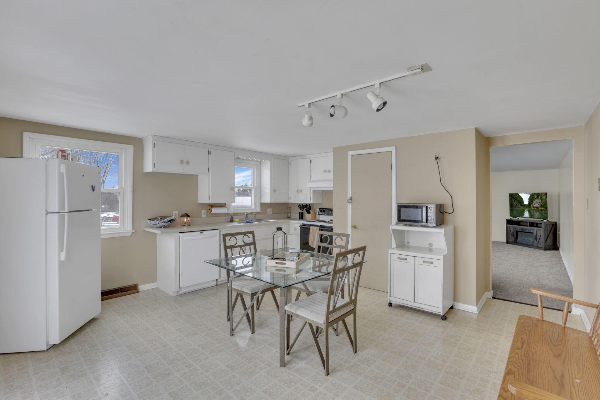 1330 James Circle Property Photo 7