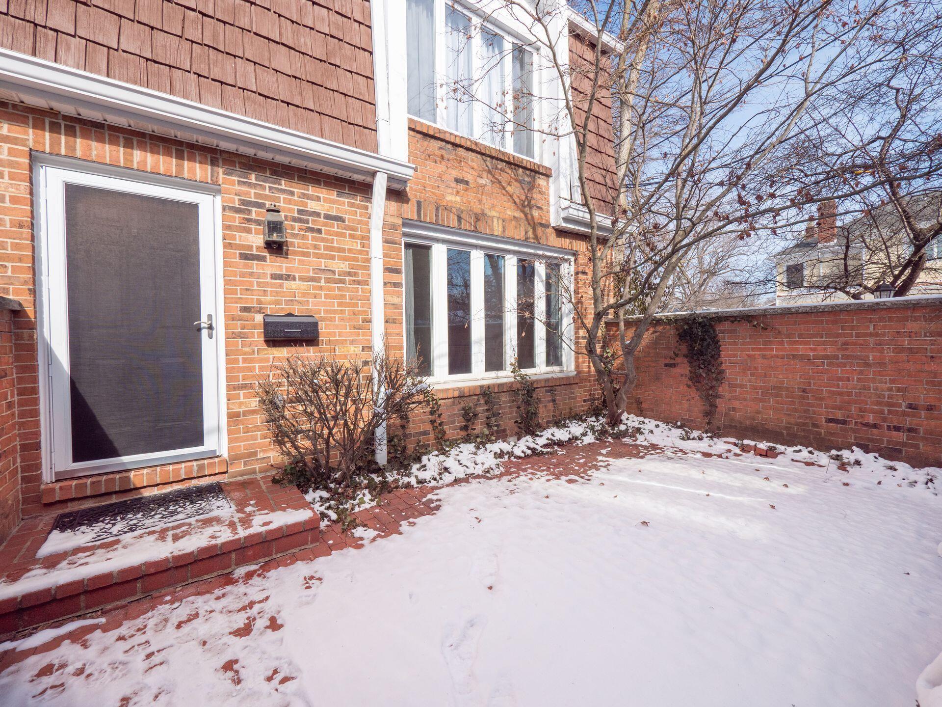 108 E Dublin Granville Road, K Property Photo 2