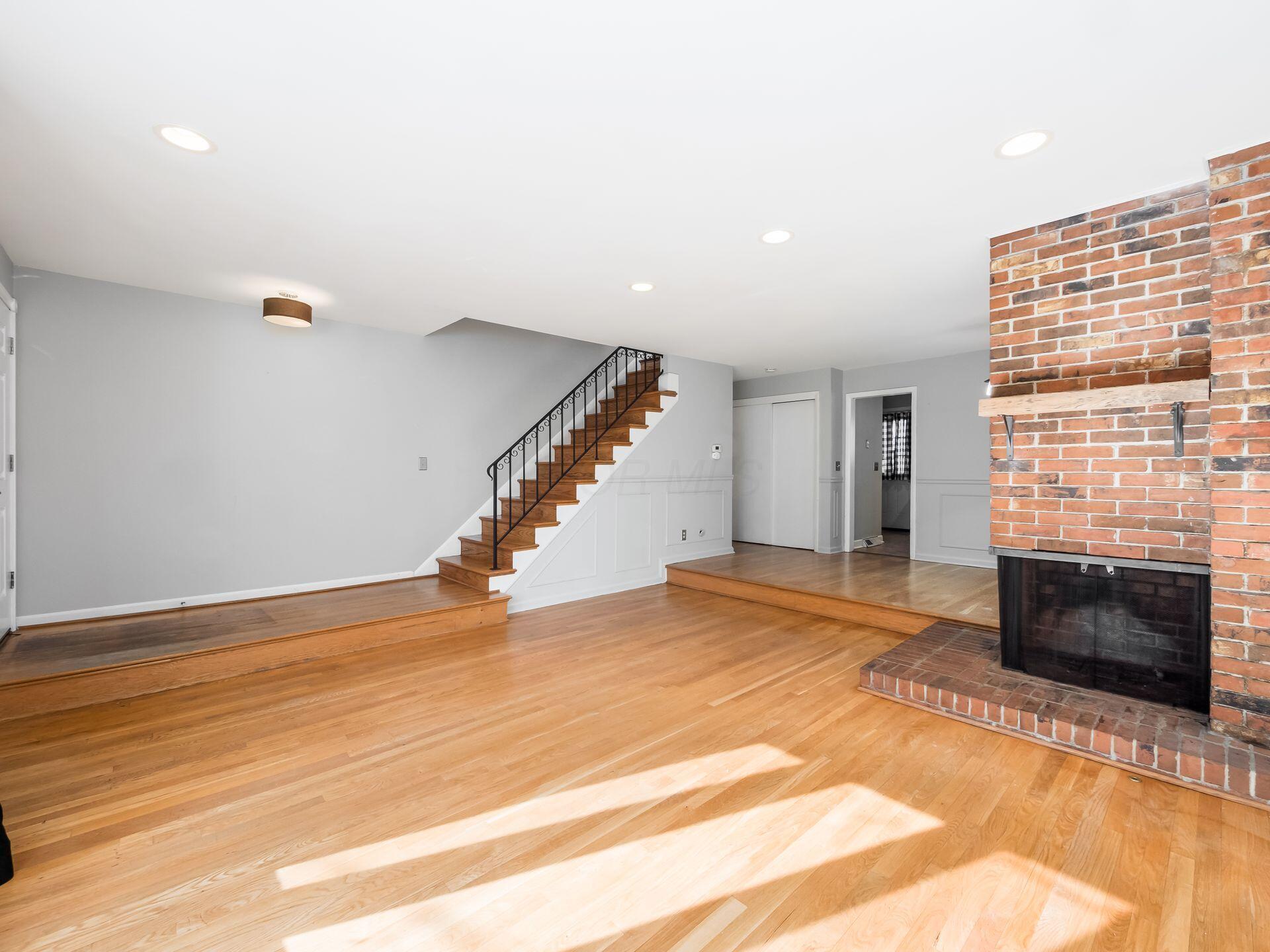 108 E Dublin Granville Road, K Property Photo 6