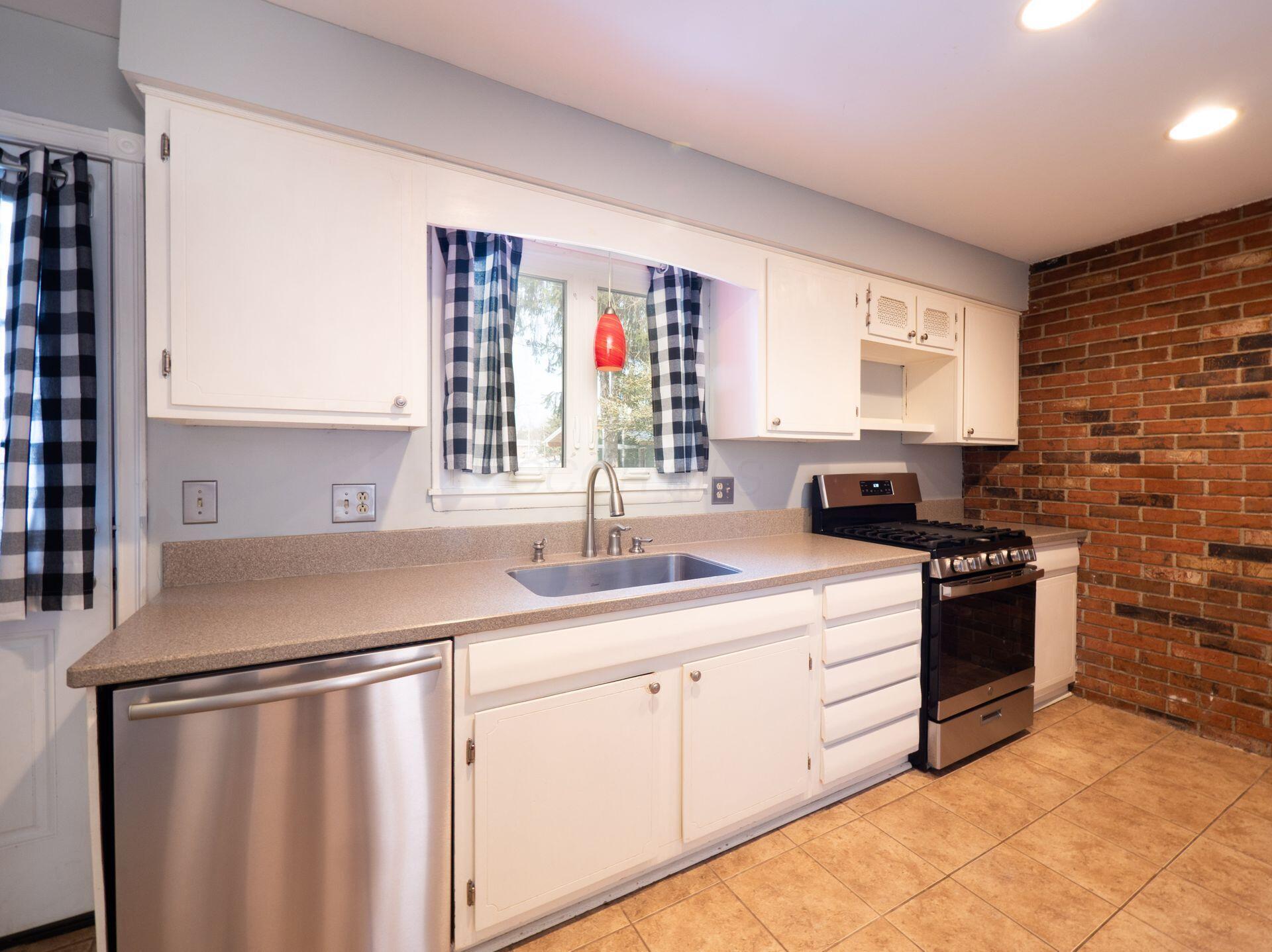 108 E Dublin Granville Road, K Property Photo 13