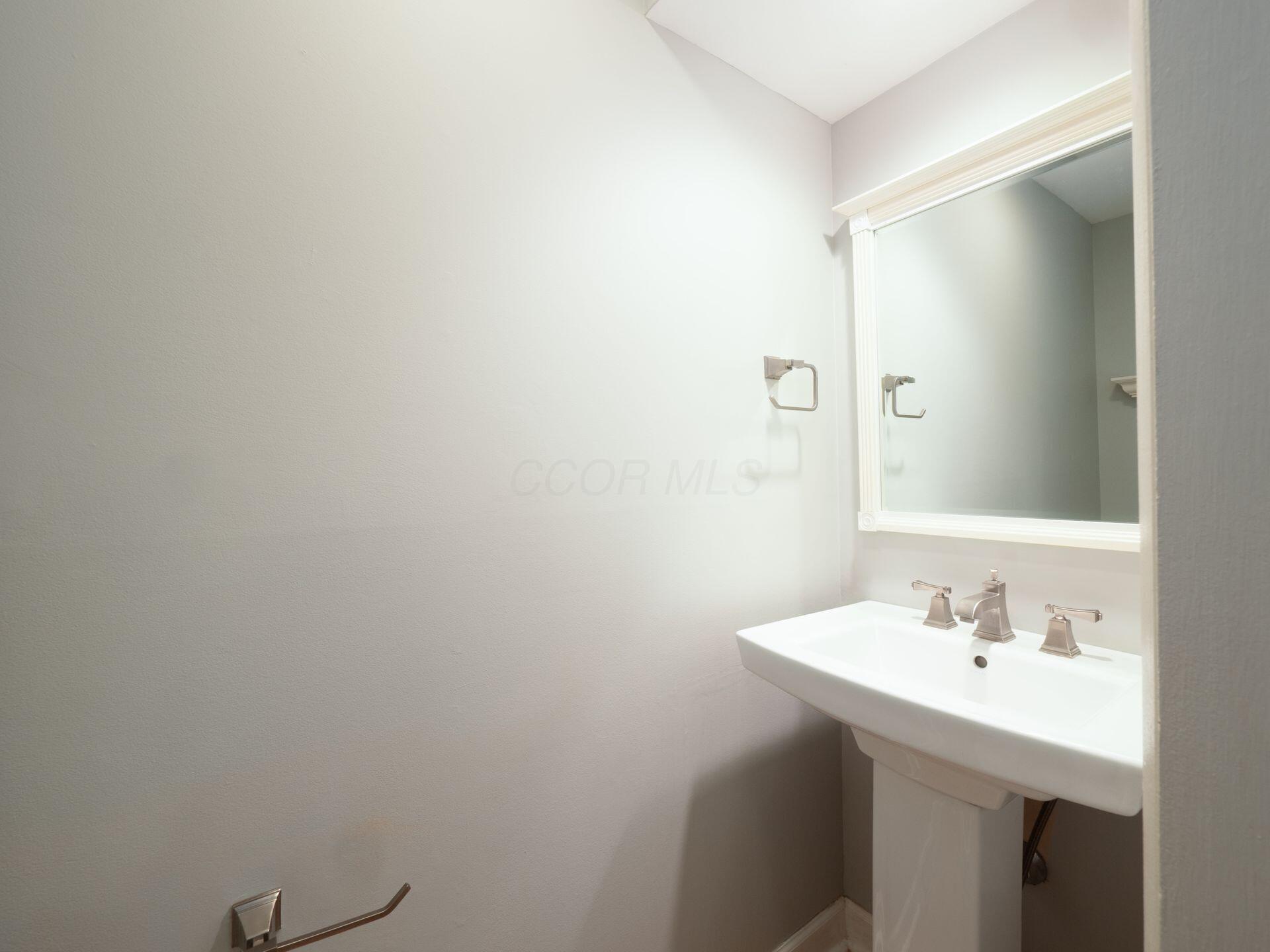 108 E Dublin Granville Road, K Property Photo 15