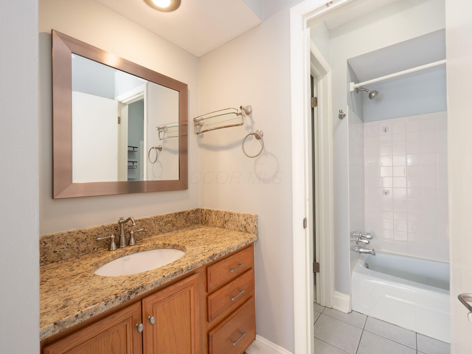 108 E Dublin Granville Road, K Property Photo 19