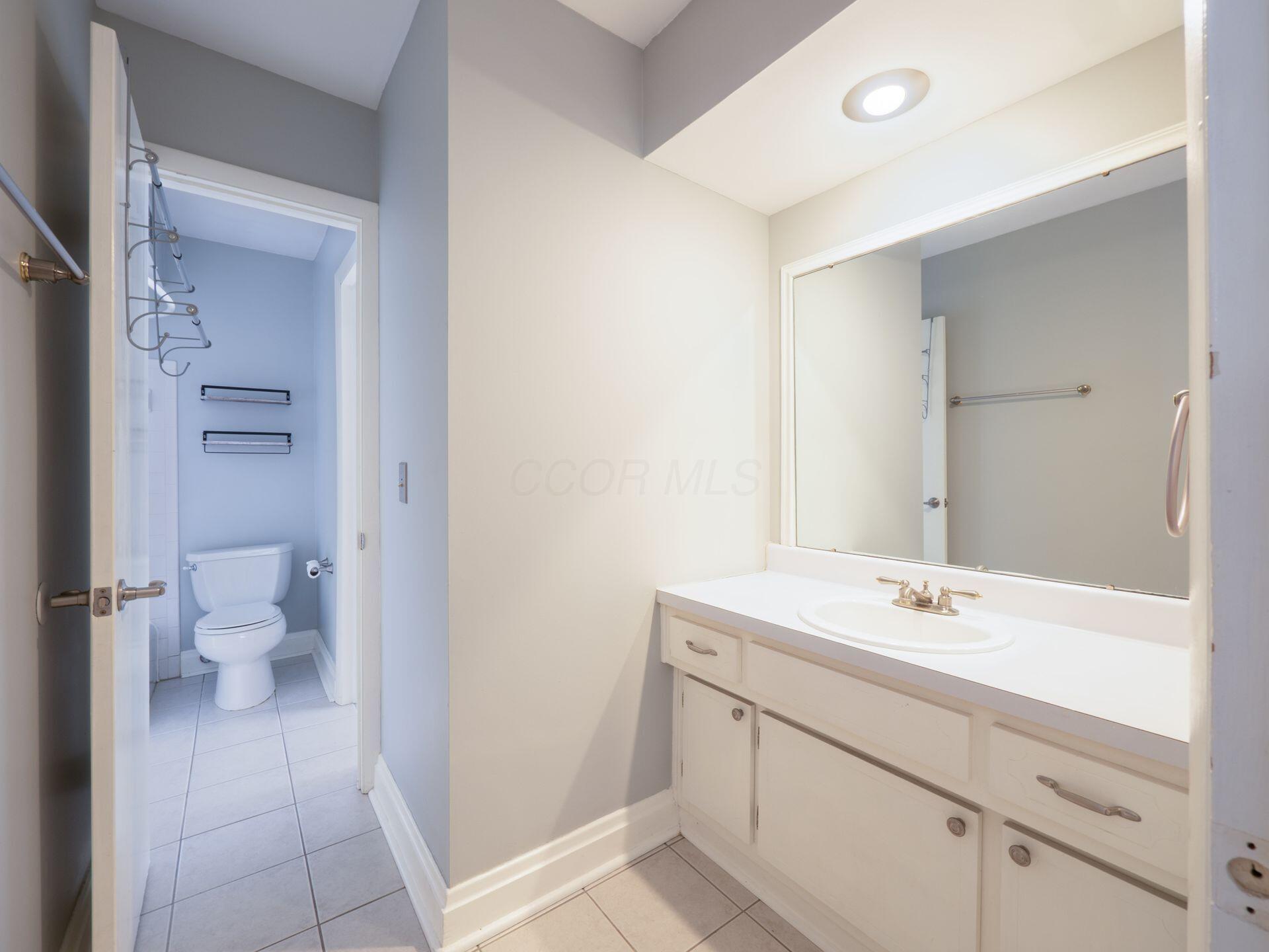 108 E Dublin Granville Road, K Property Photo 23