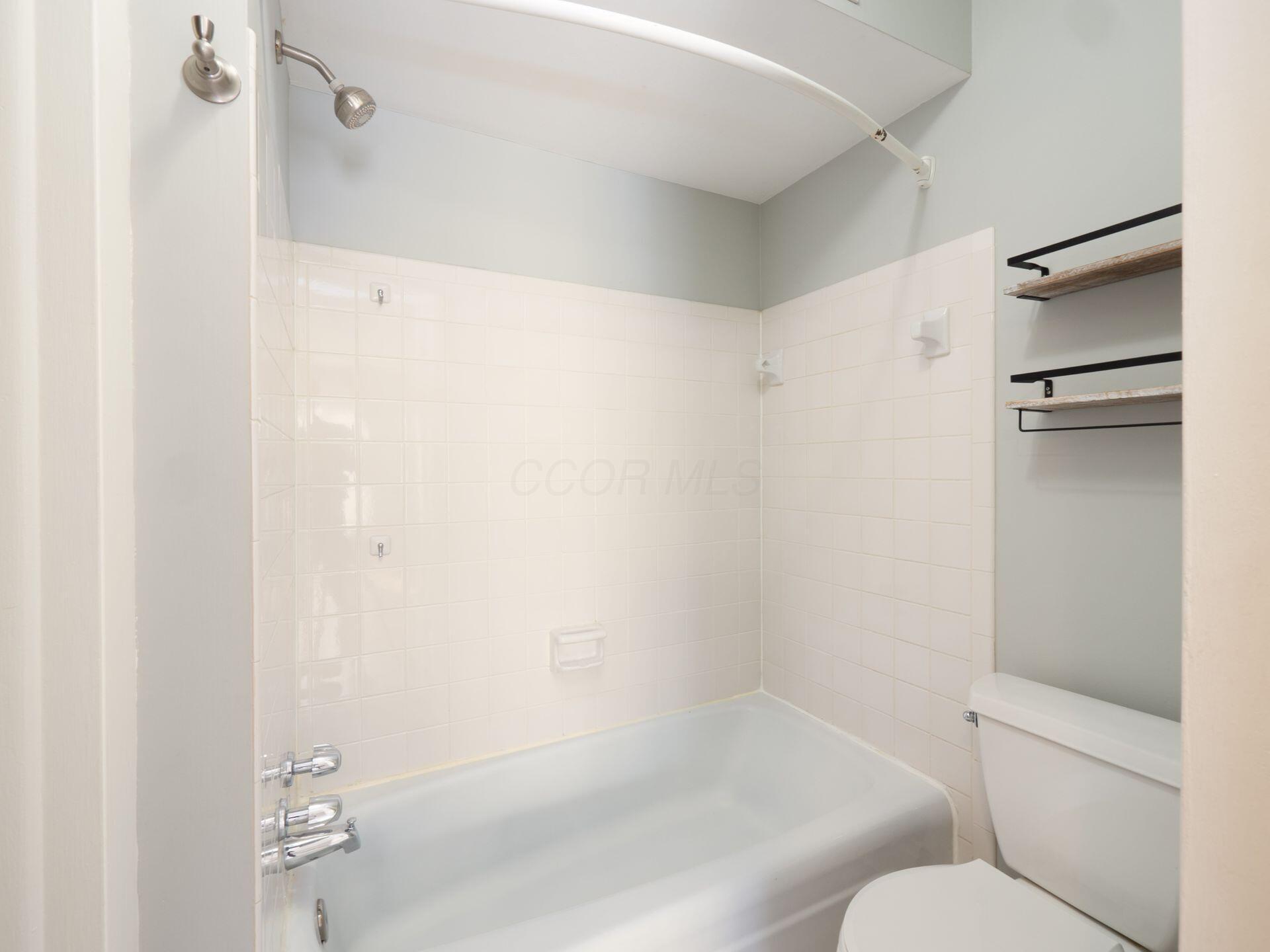 108 E Dublin Granville Road, K Property Photo 24