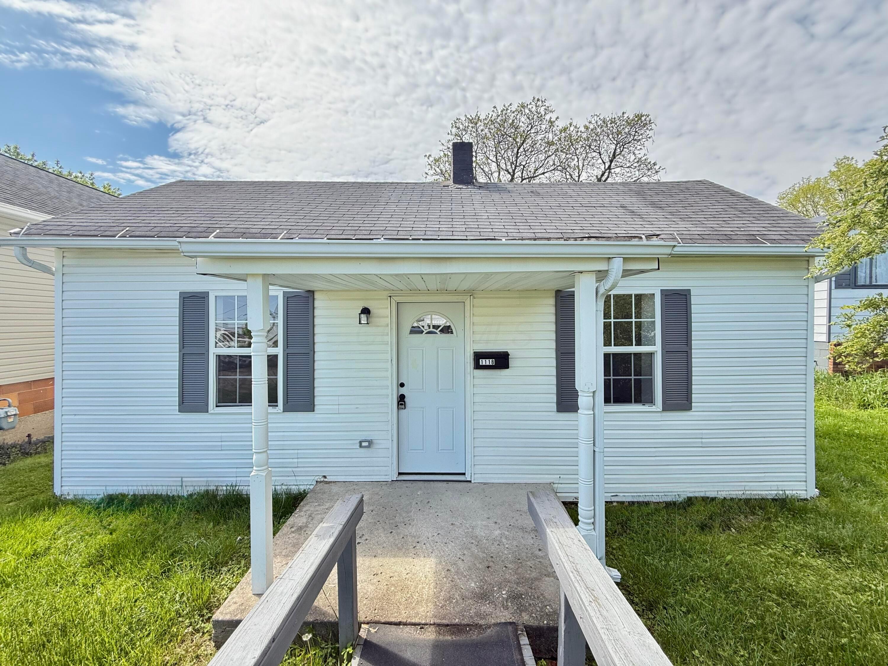 1118 E Chestnut Street Property Photo 1