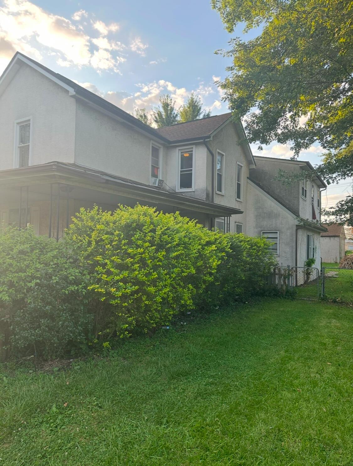 1892 Denune Avenue, 1892-1892 1/2 Property Photo 2