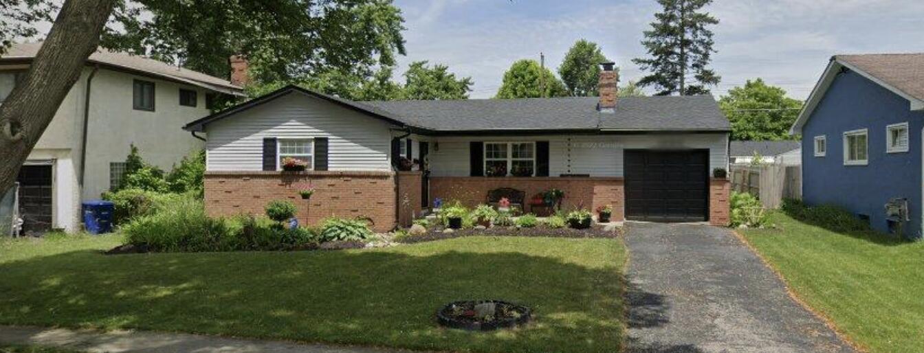 1252 Oakfield Drive N Property Photo 1