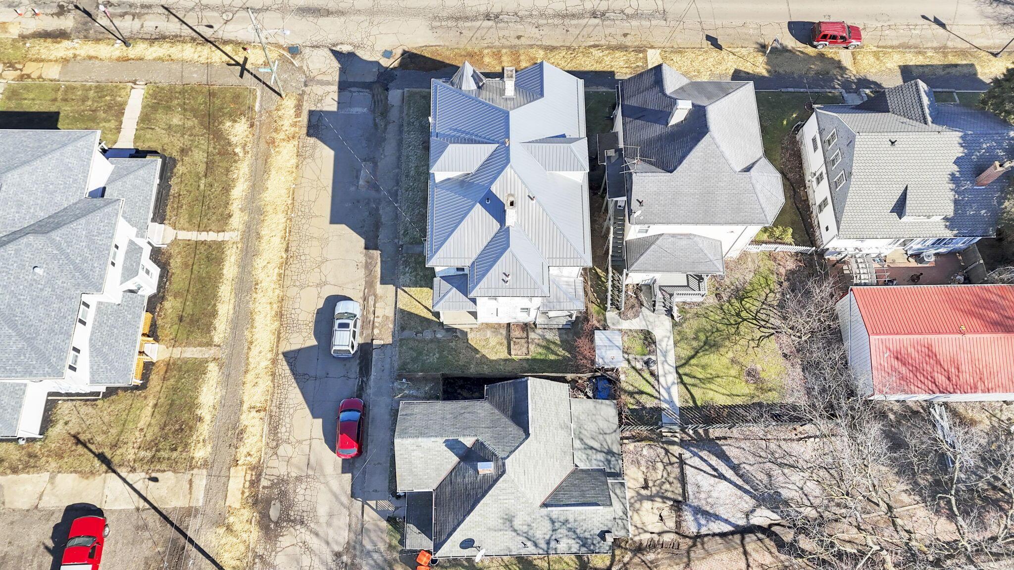 317-319 Hudson Avenue Property Photo 8