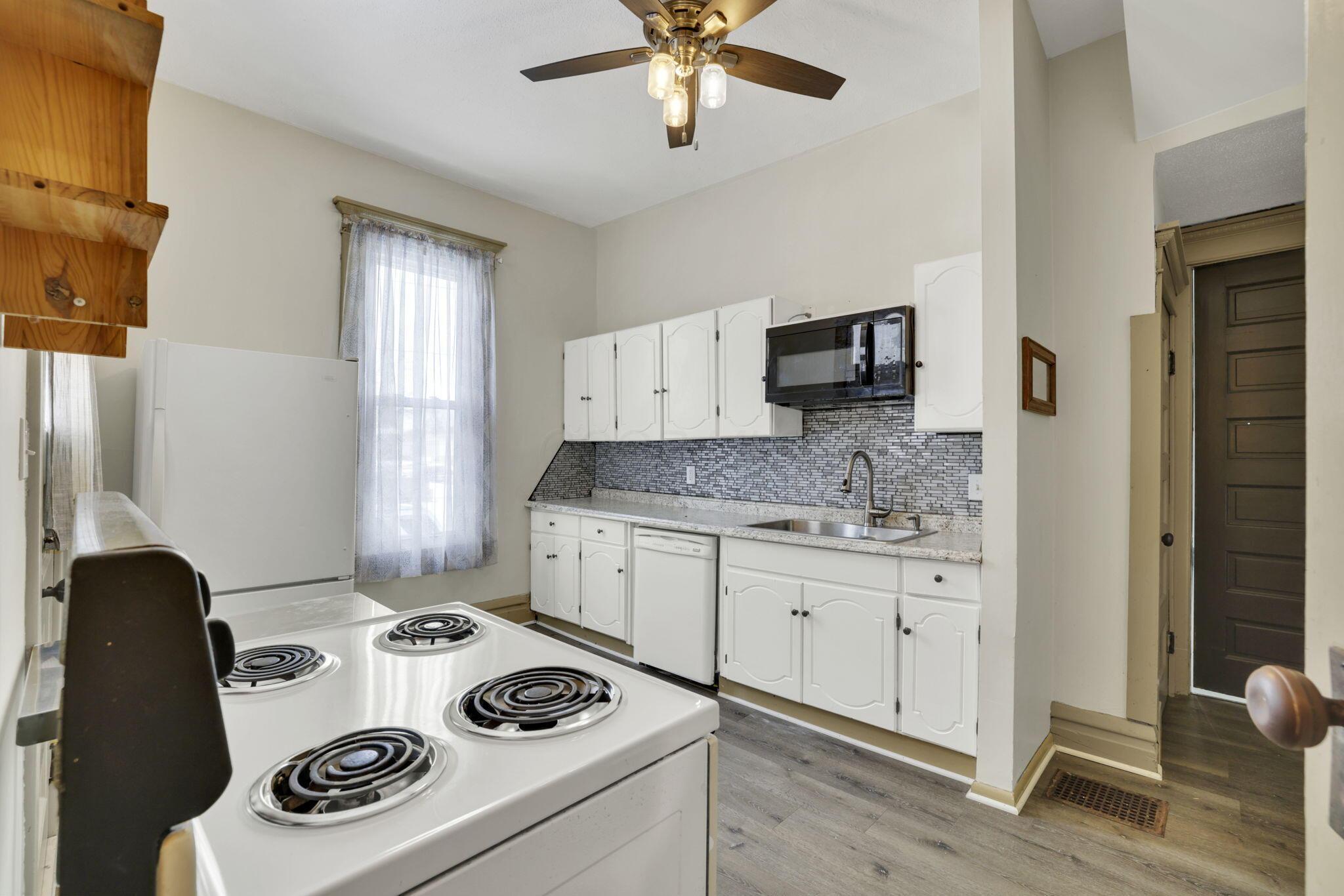 317-319 Hudson Avenue Property Photo 16