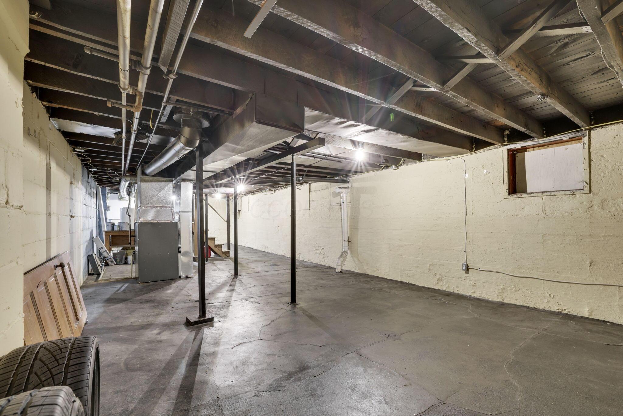 317-319 Hudson Avenue Property Photo 43