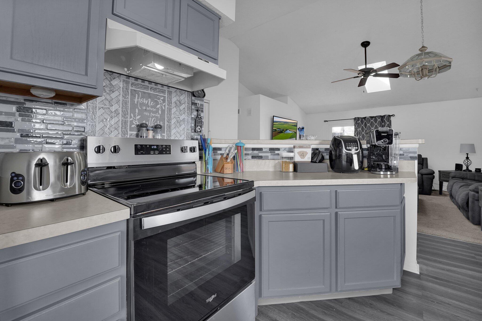 3087 Stonebluff Drive Property Photo 14