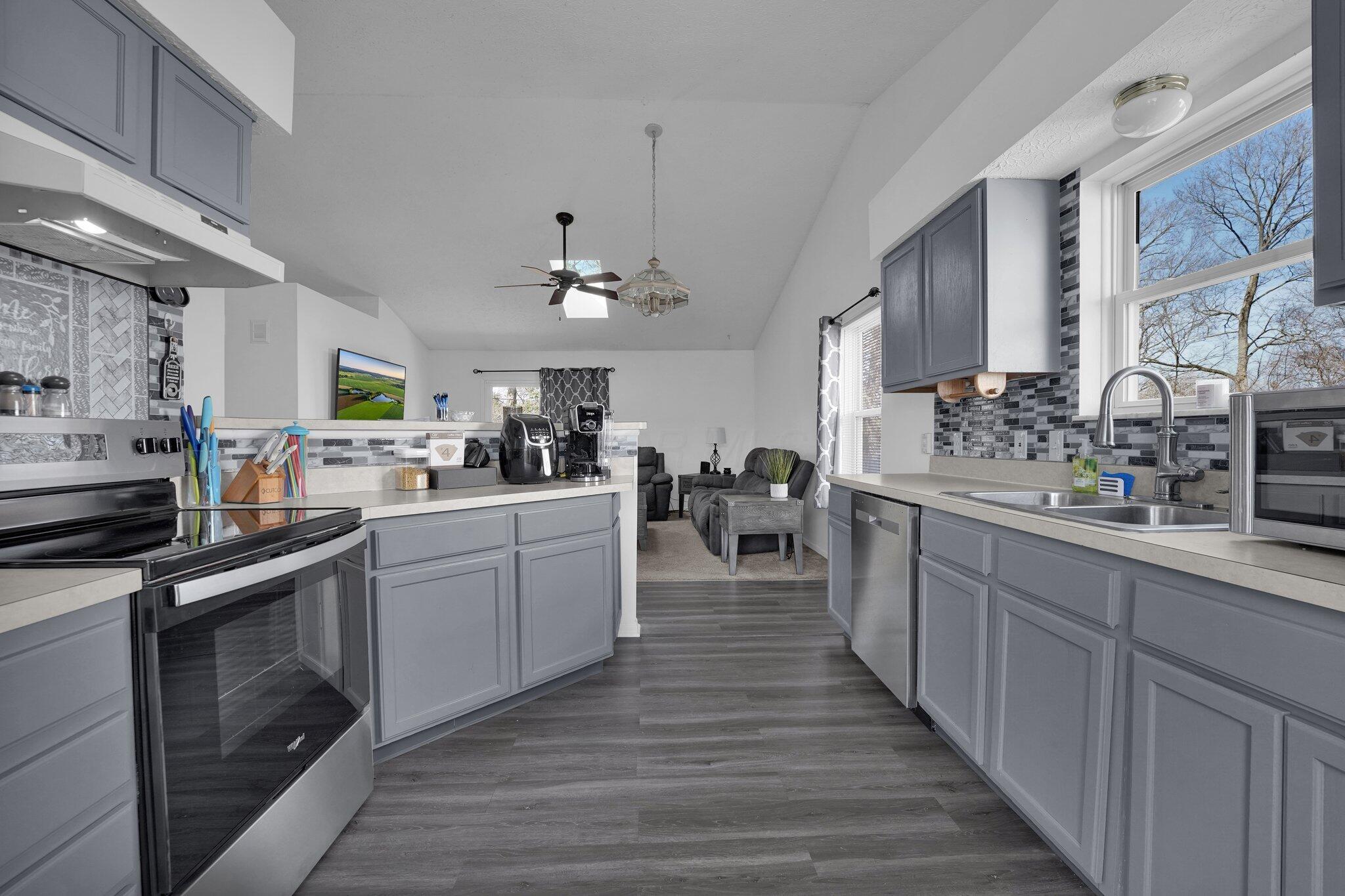 3087 Stonebluff Drive Property Photo 16