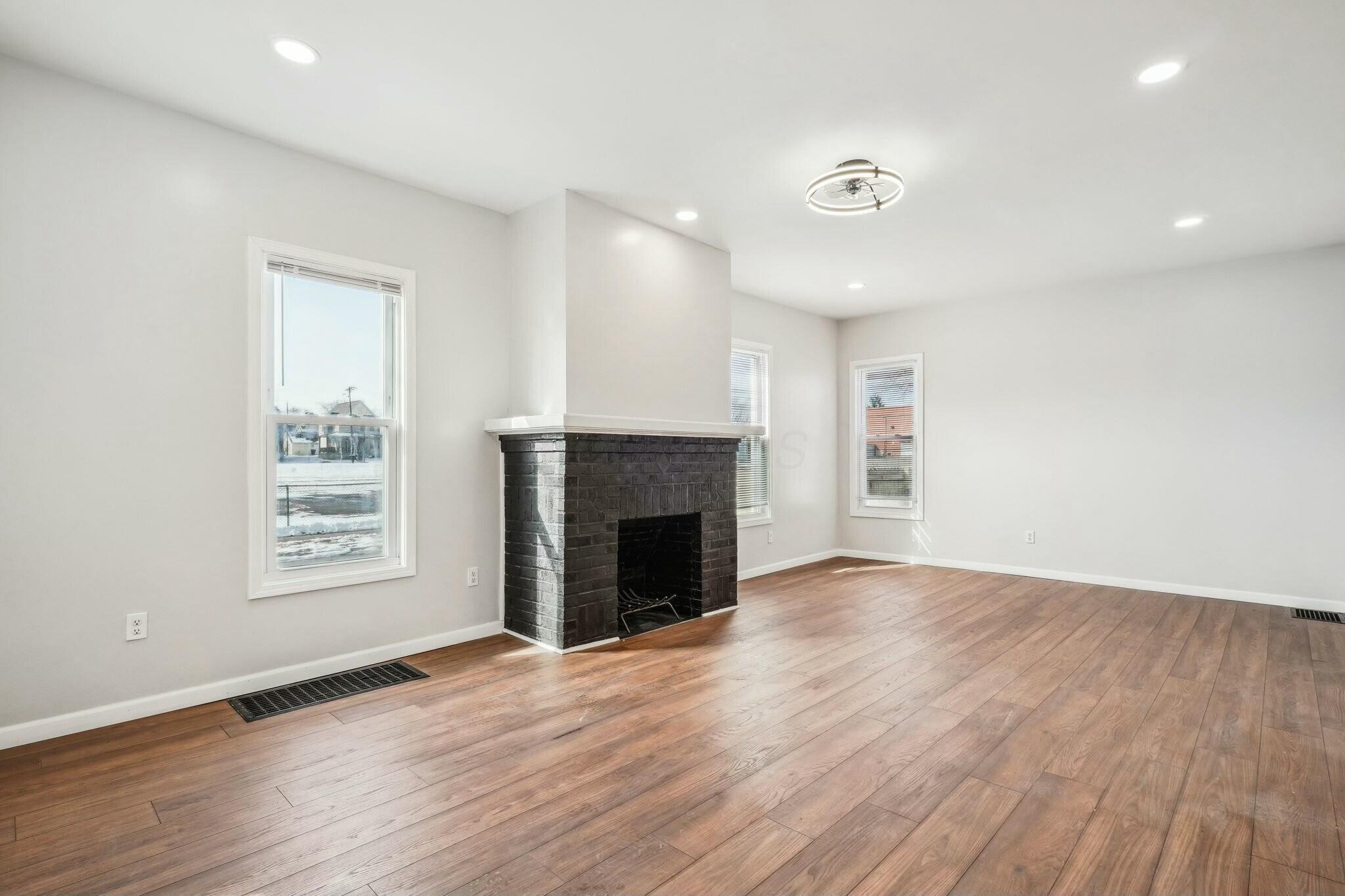1598 Harvard Avenue Property Photo 4
