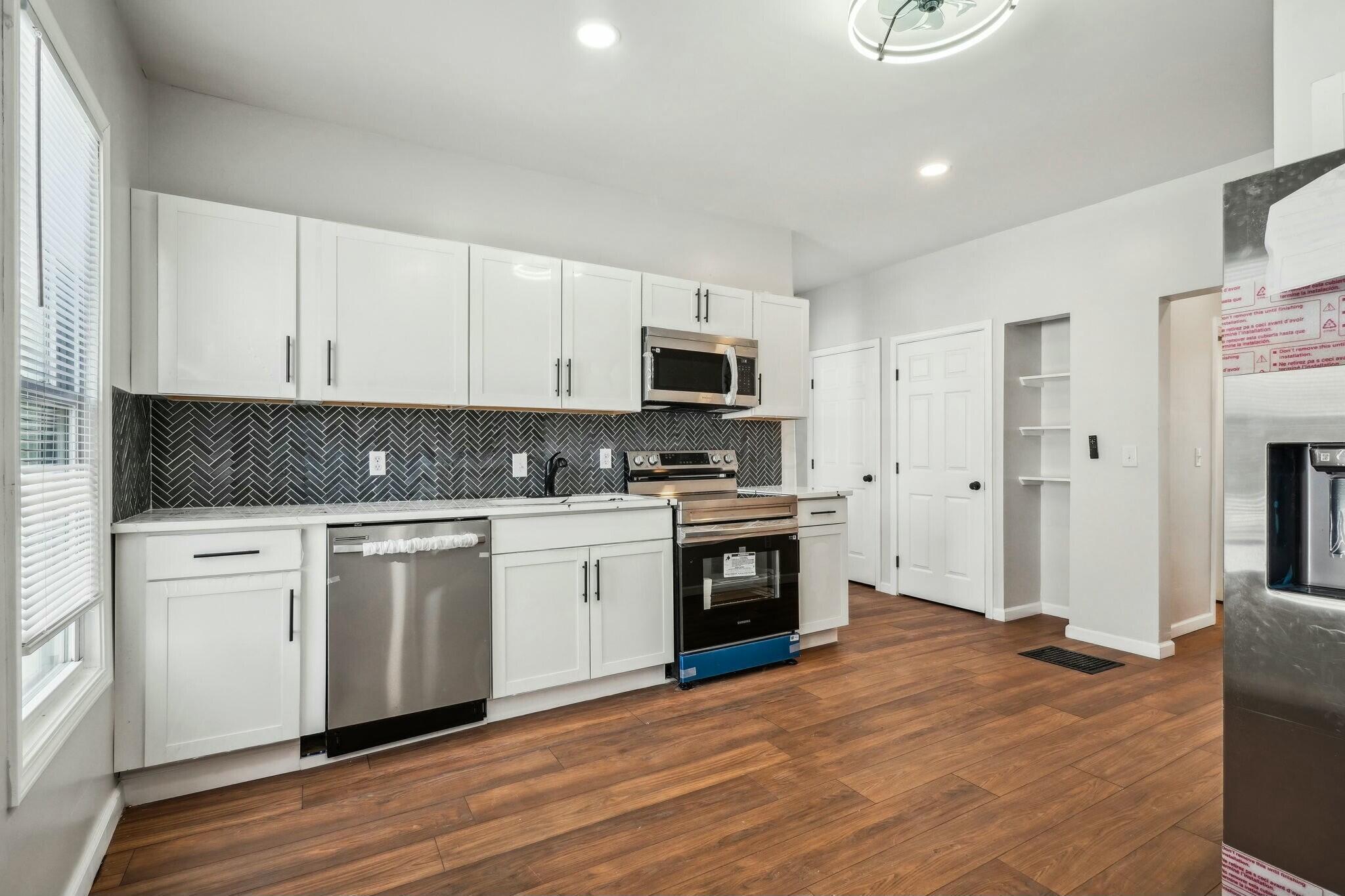 1598 Harvard Avenue Property Photo 6