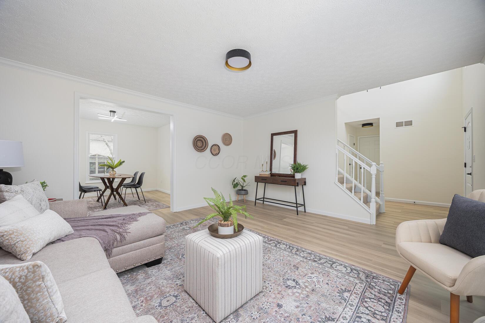 2699 Willow Glen Road Property Photo 4