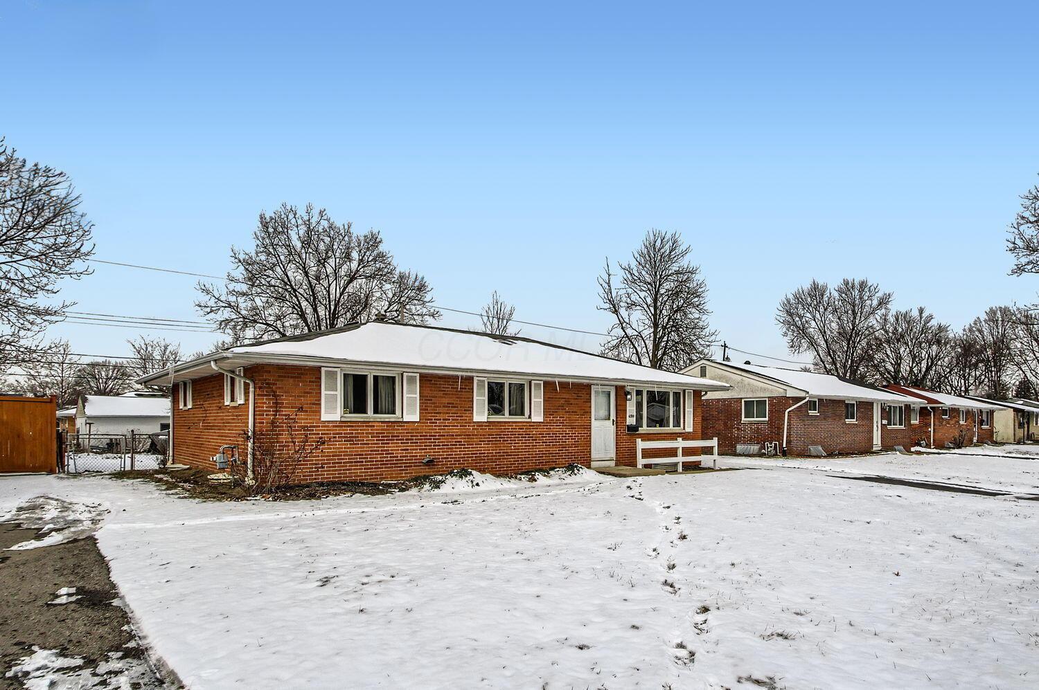 4399 Maize Road Property Photo 3