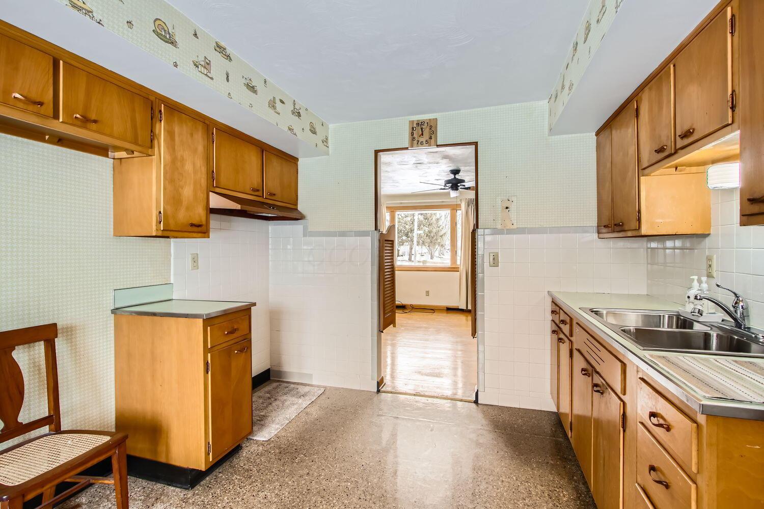 4399 Maize Road Property Photo 10