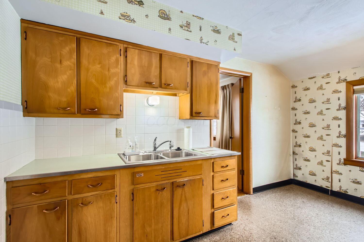 4399 Maize Road Property Photo 14