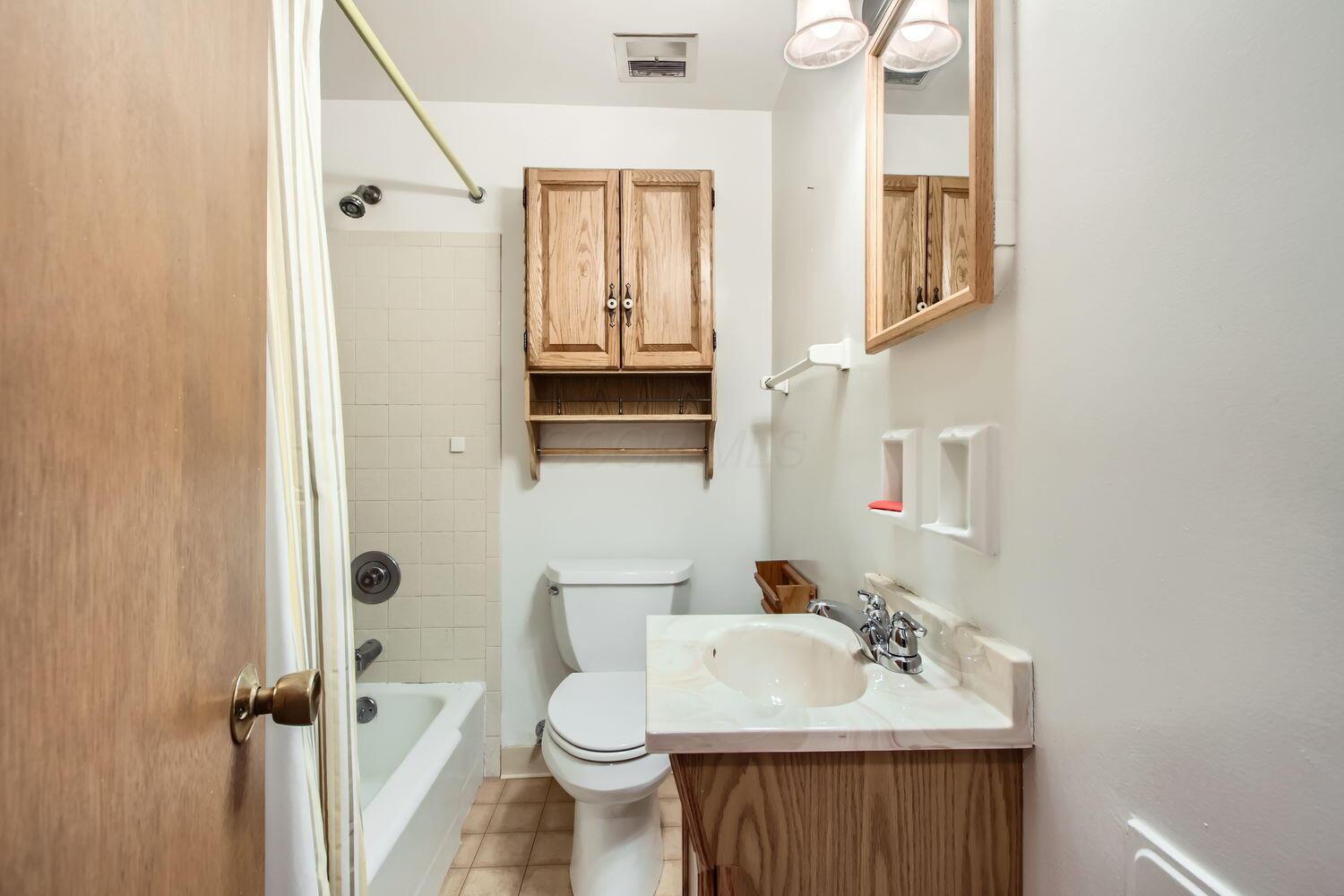 4399 Maize Road Property Photo 20