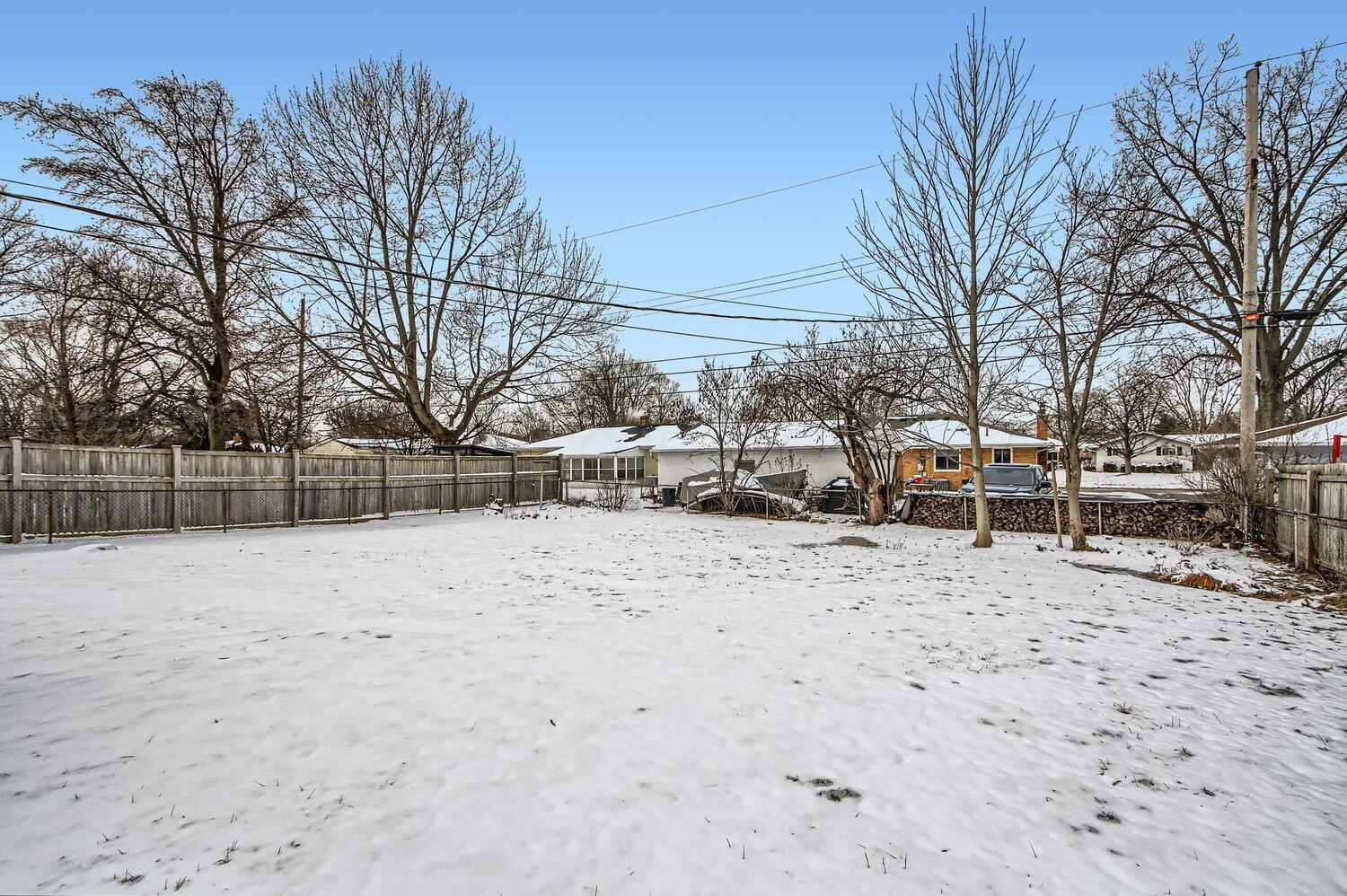 4399 Maize Road Property Photo 25