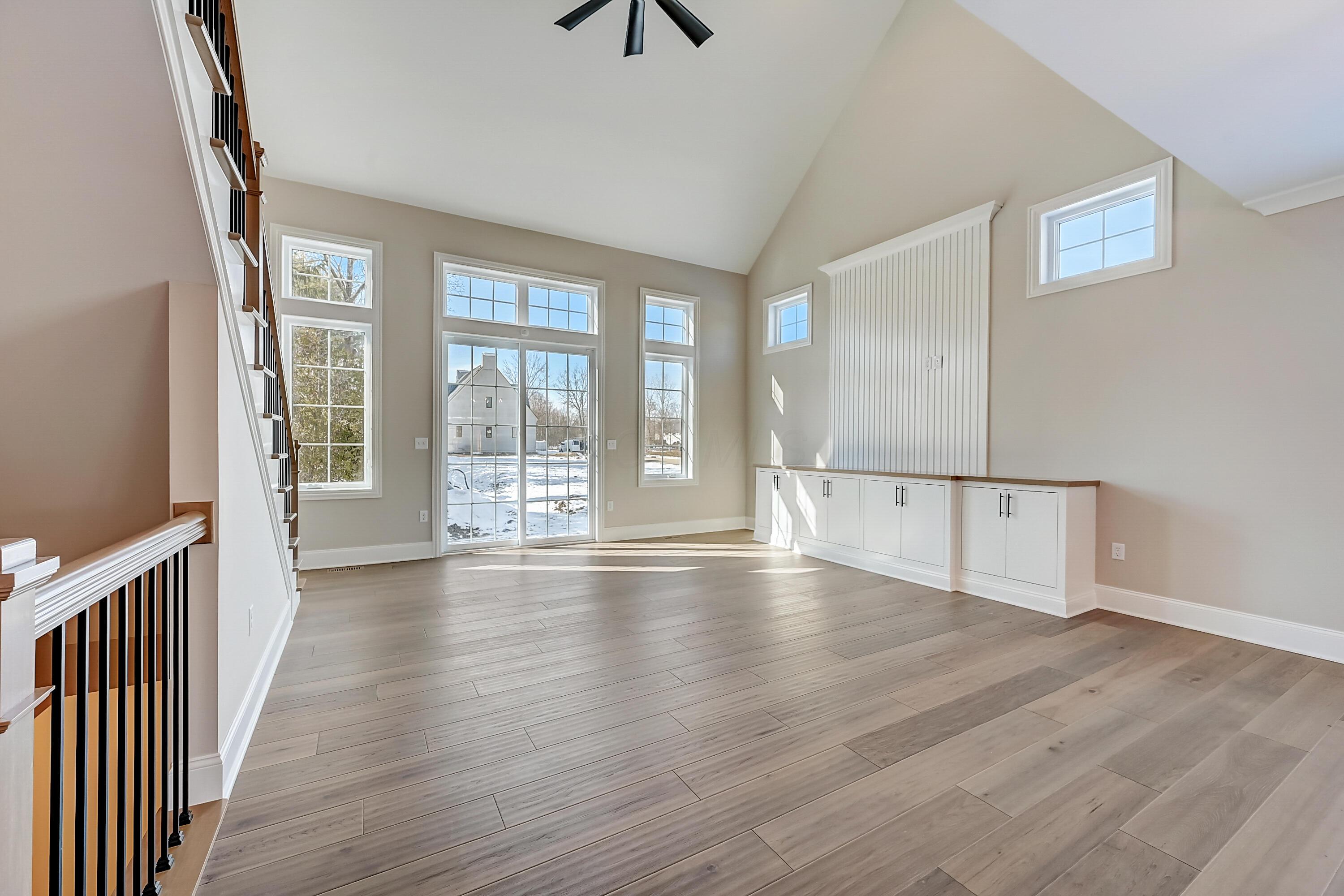 105 Barrington Place Property Photo 12