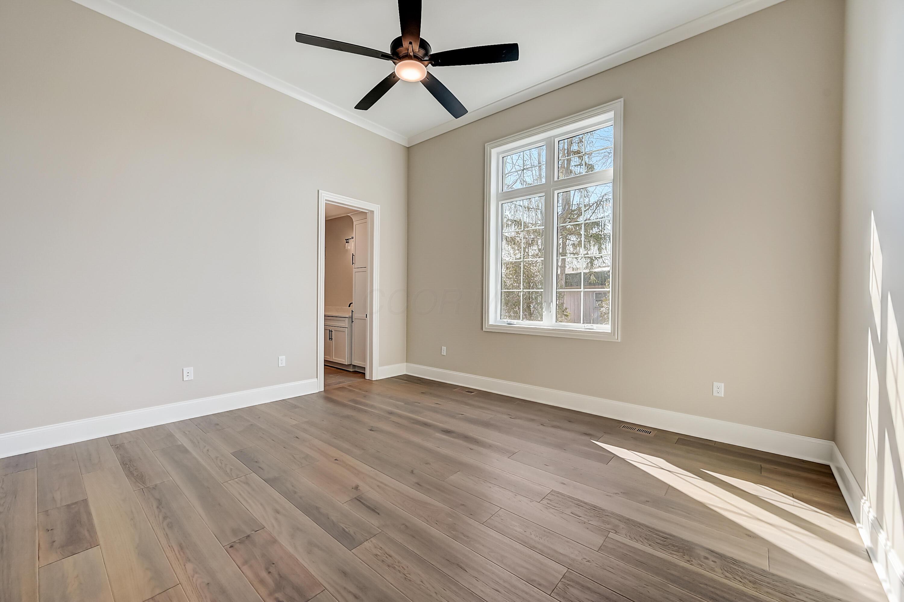 105 Barrington Place Property Photo 20