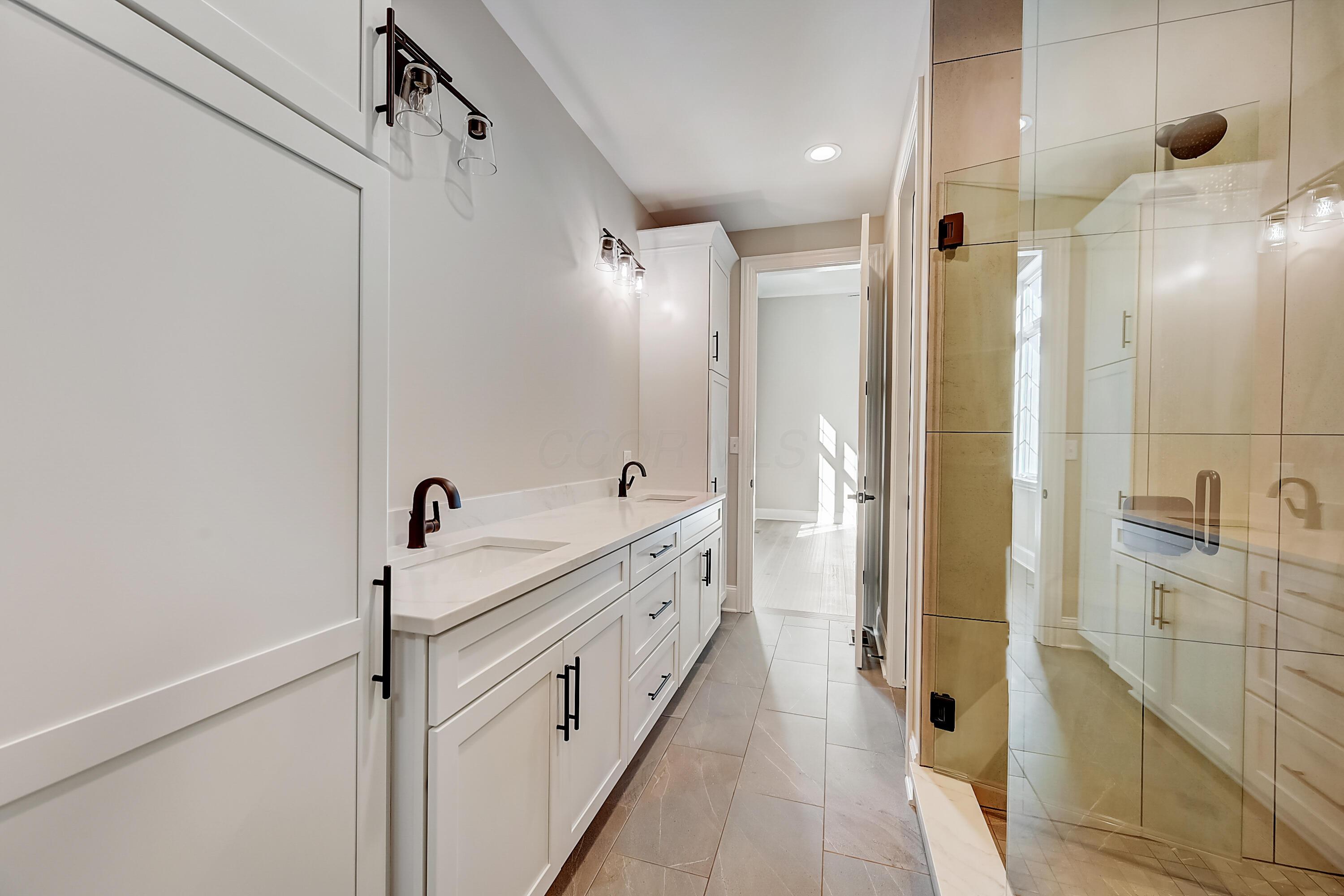 105 Barrington Place Property Photo 24