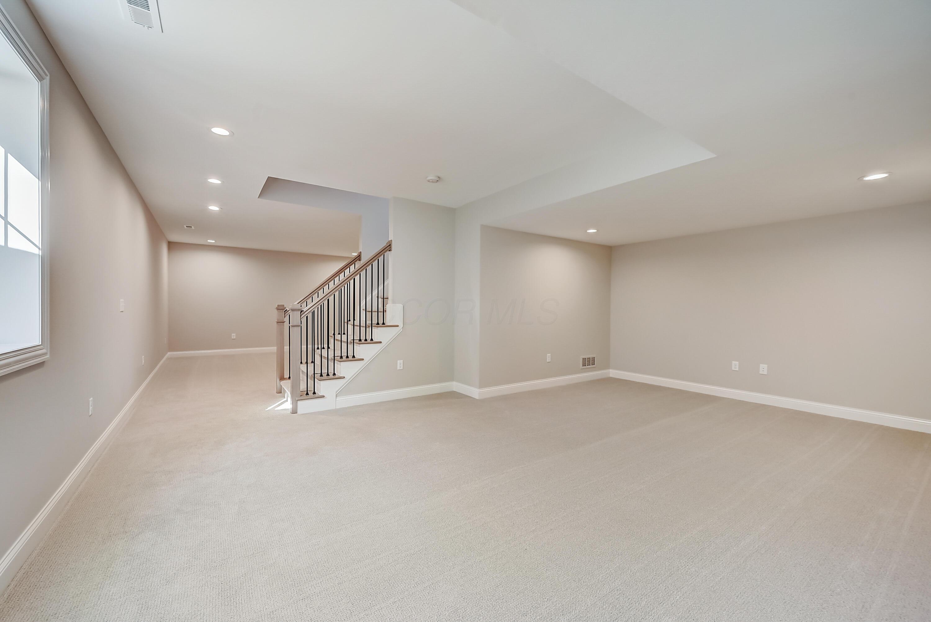 105 Barrington Place Property Photo 27