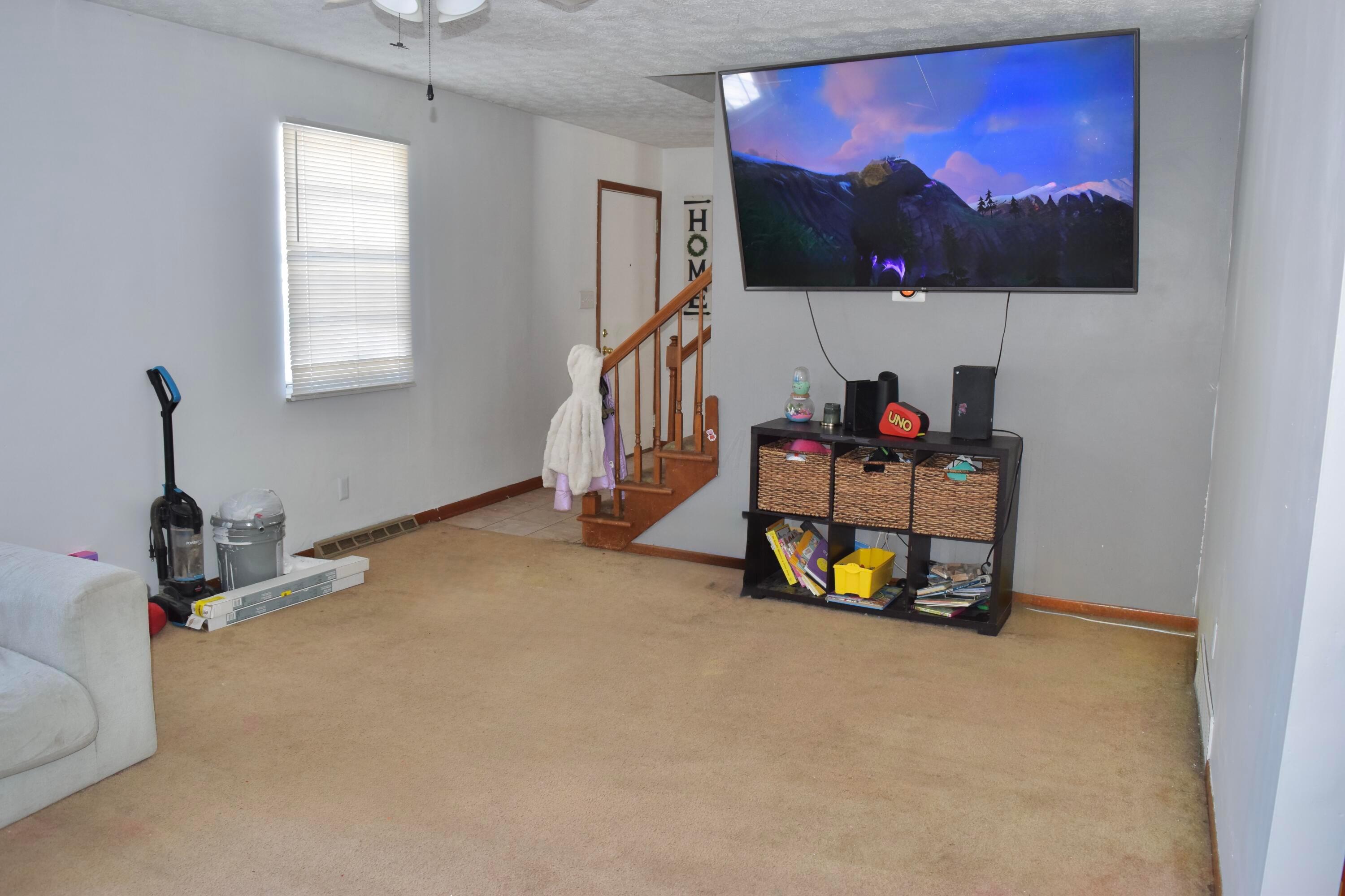 365 Quail Hollow Court Property Photo 9