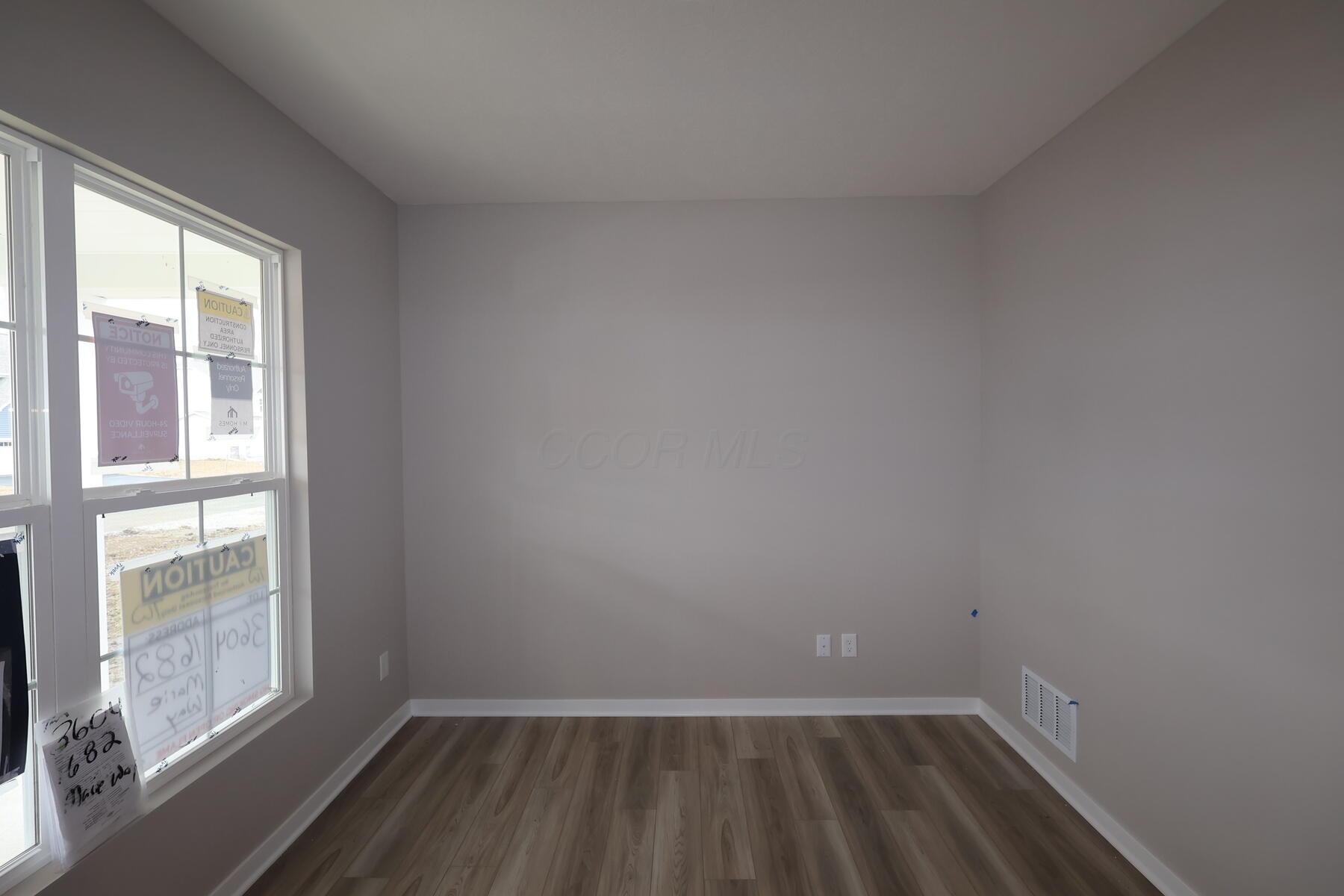 1682 Marie Way Property Photo 4