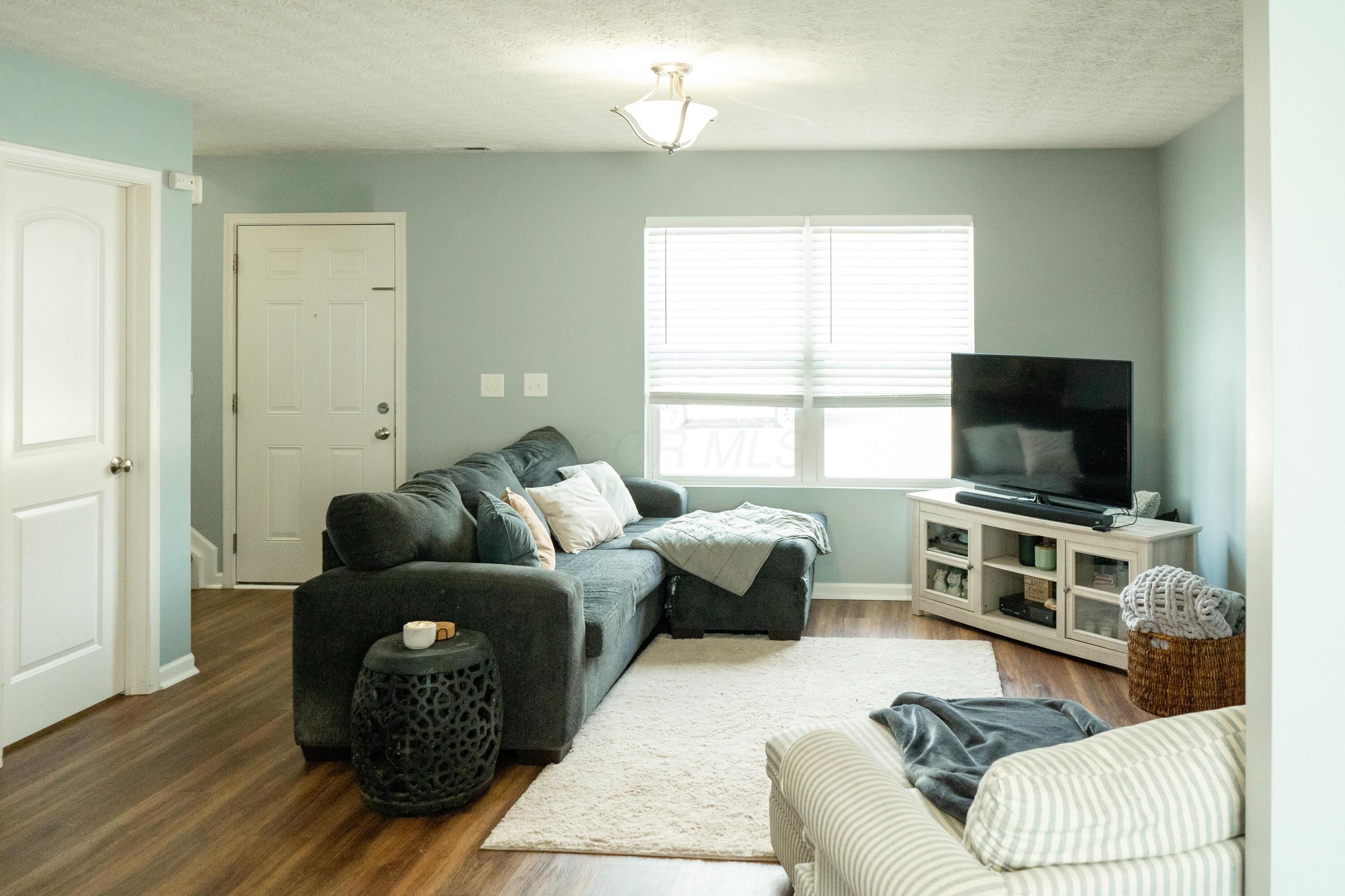 7257 Reynolds Crossing Drive Property Photo 7