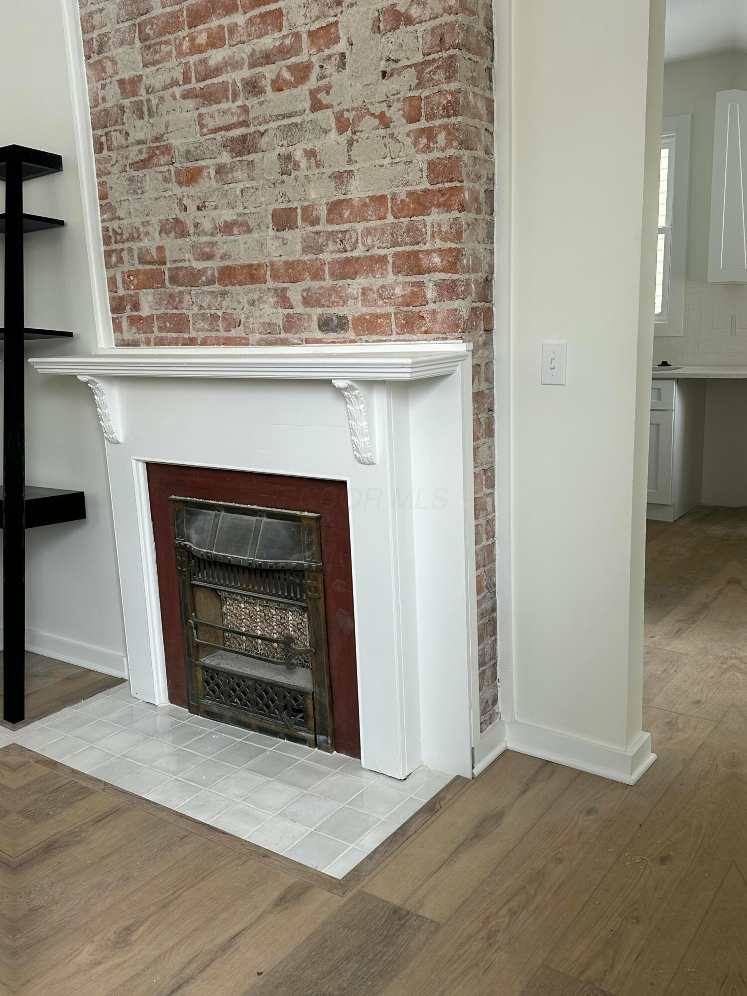 1719 Oak Street Property Photo 9