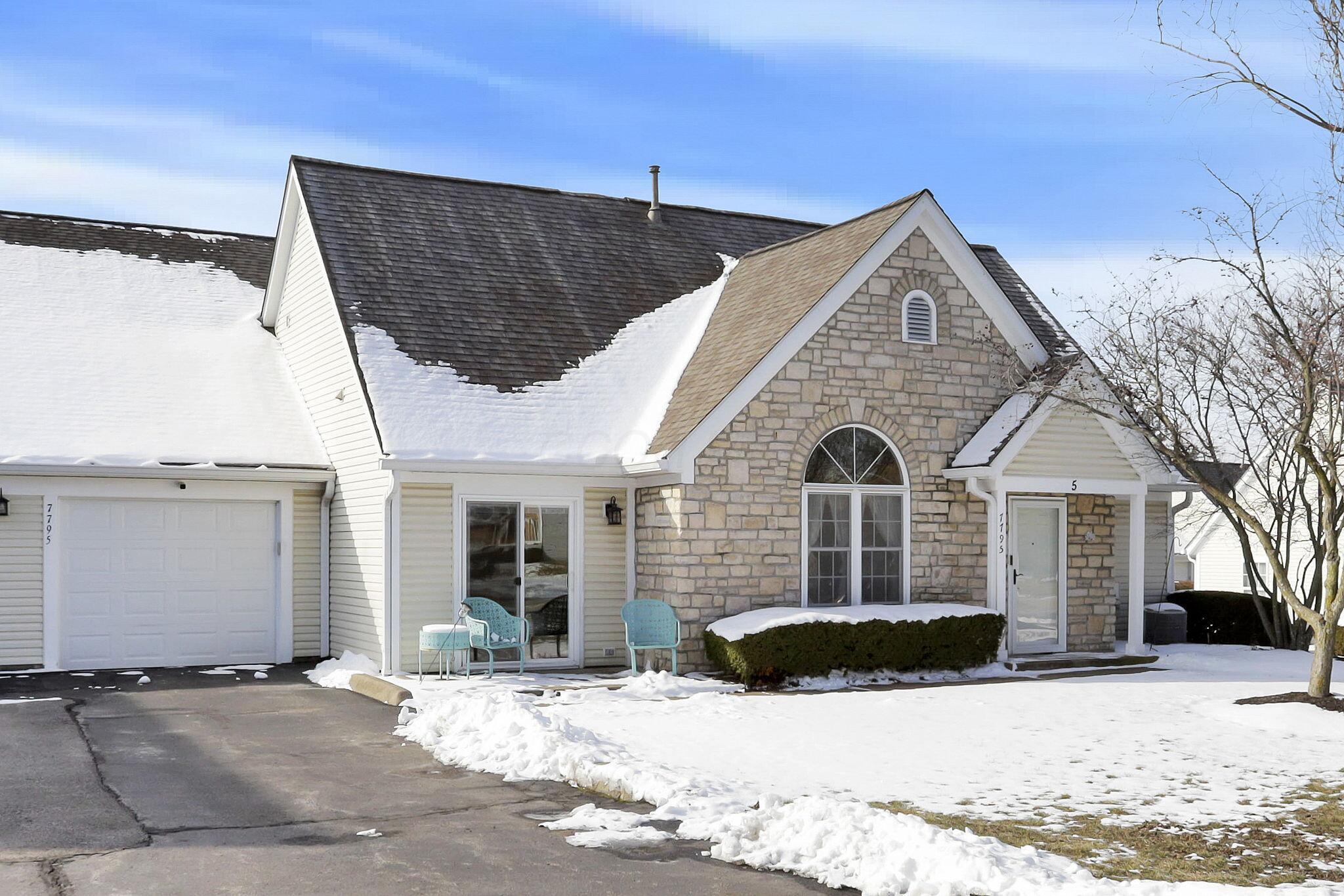 7795 Farmsbury Drive Property Photo 1