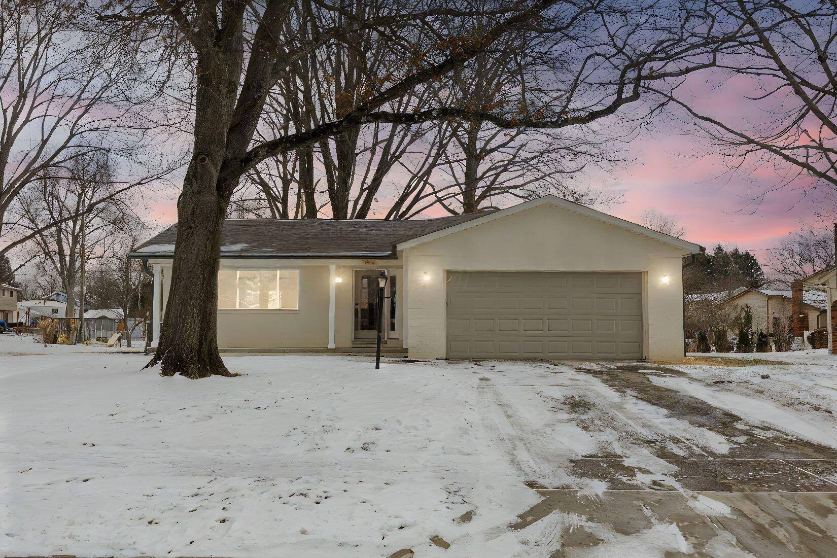 538 Leacrest Place E Property Photo 1
