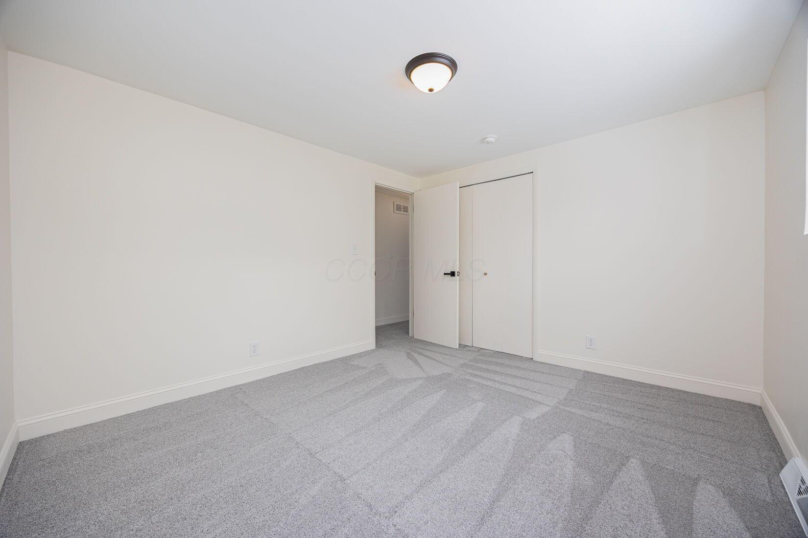 538 Leacrest Place E Property Photo 16