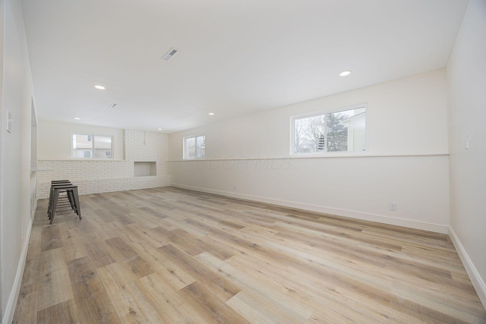 538 Leacrest Place E Property Photo 23