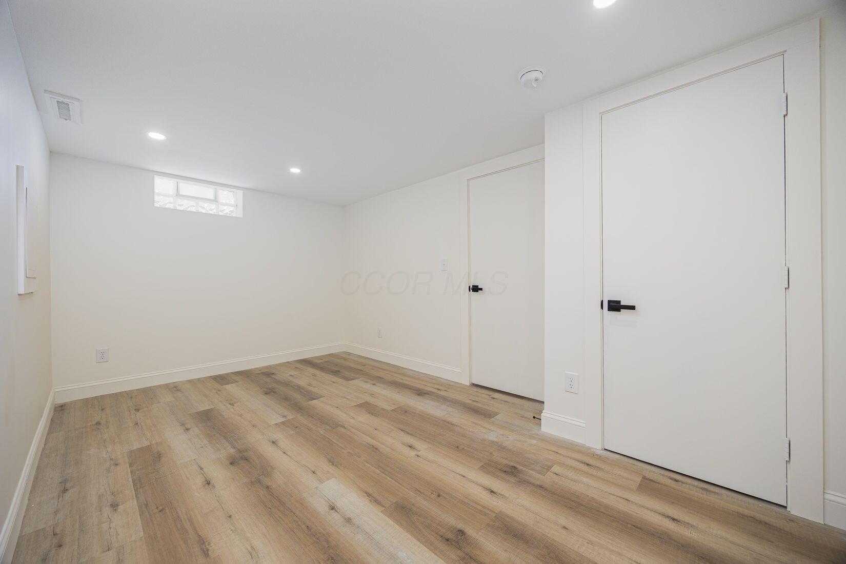 538 Leacrest Place E Property Photo 33