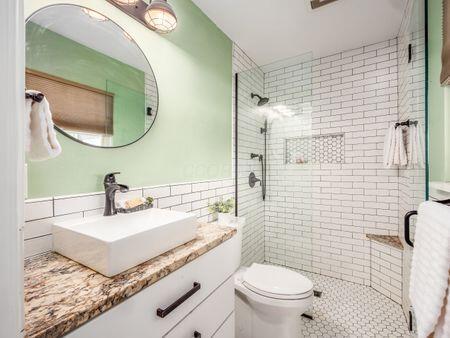 1353 N Howell Drive Property Photo 21