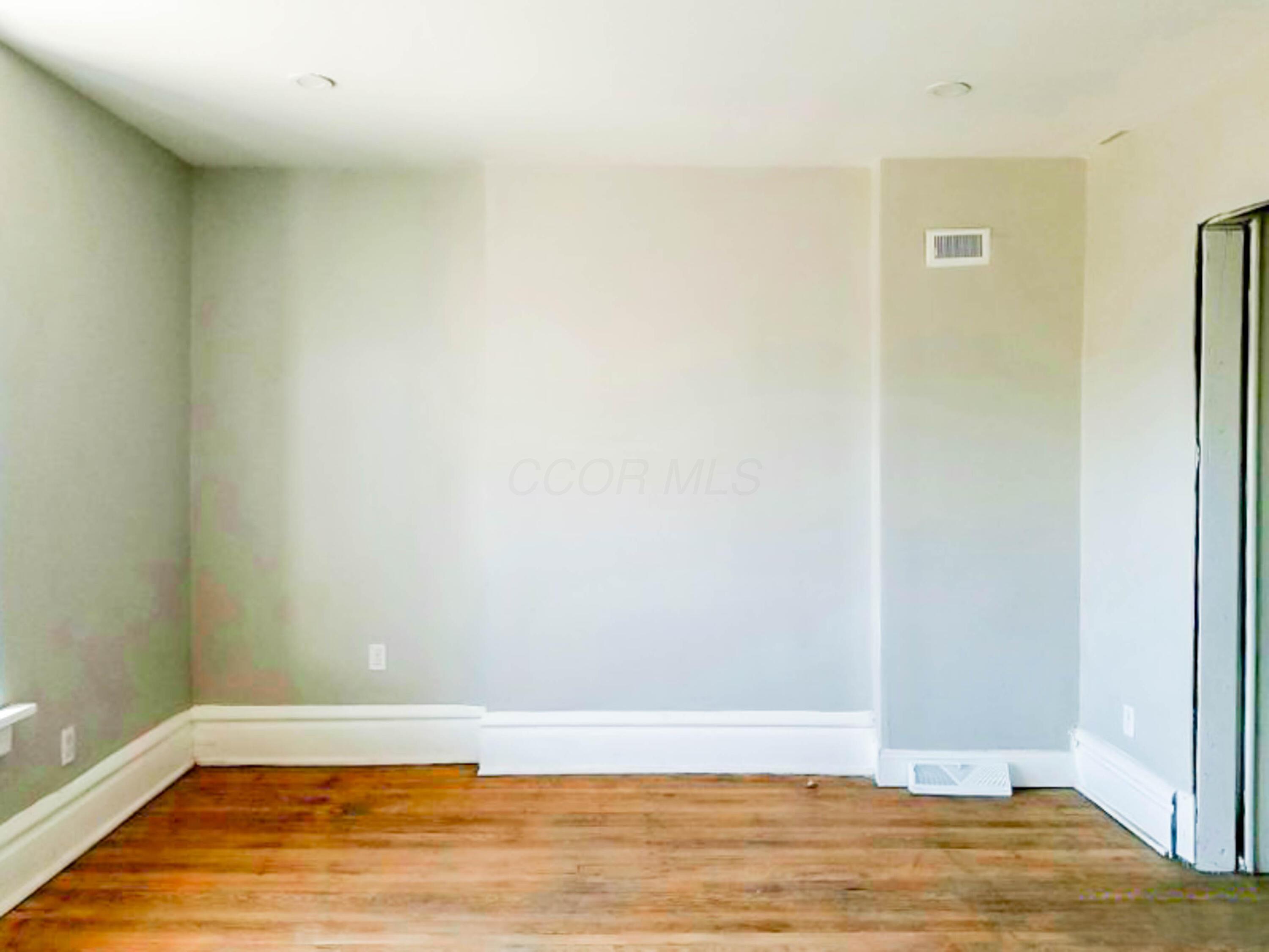 515-517 N Champion Avenue Property Photo 21