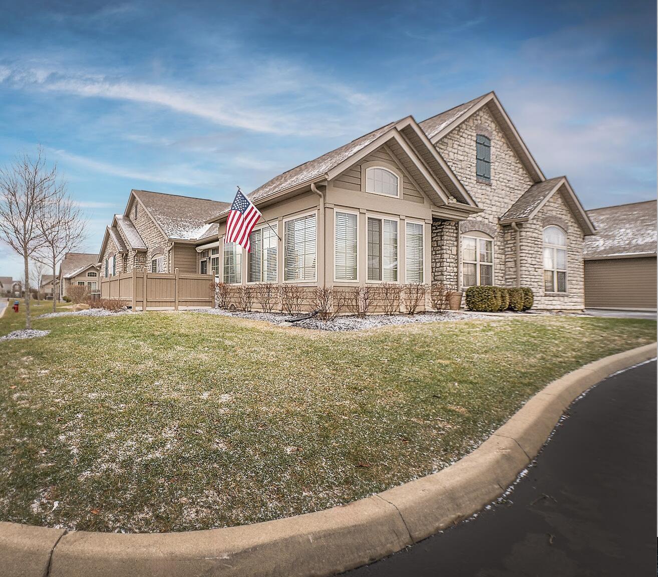 410 Stoneshire Loop Property Photo 1